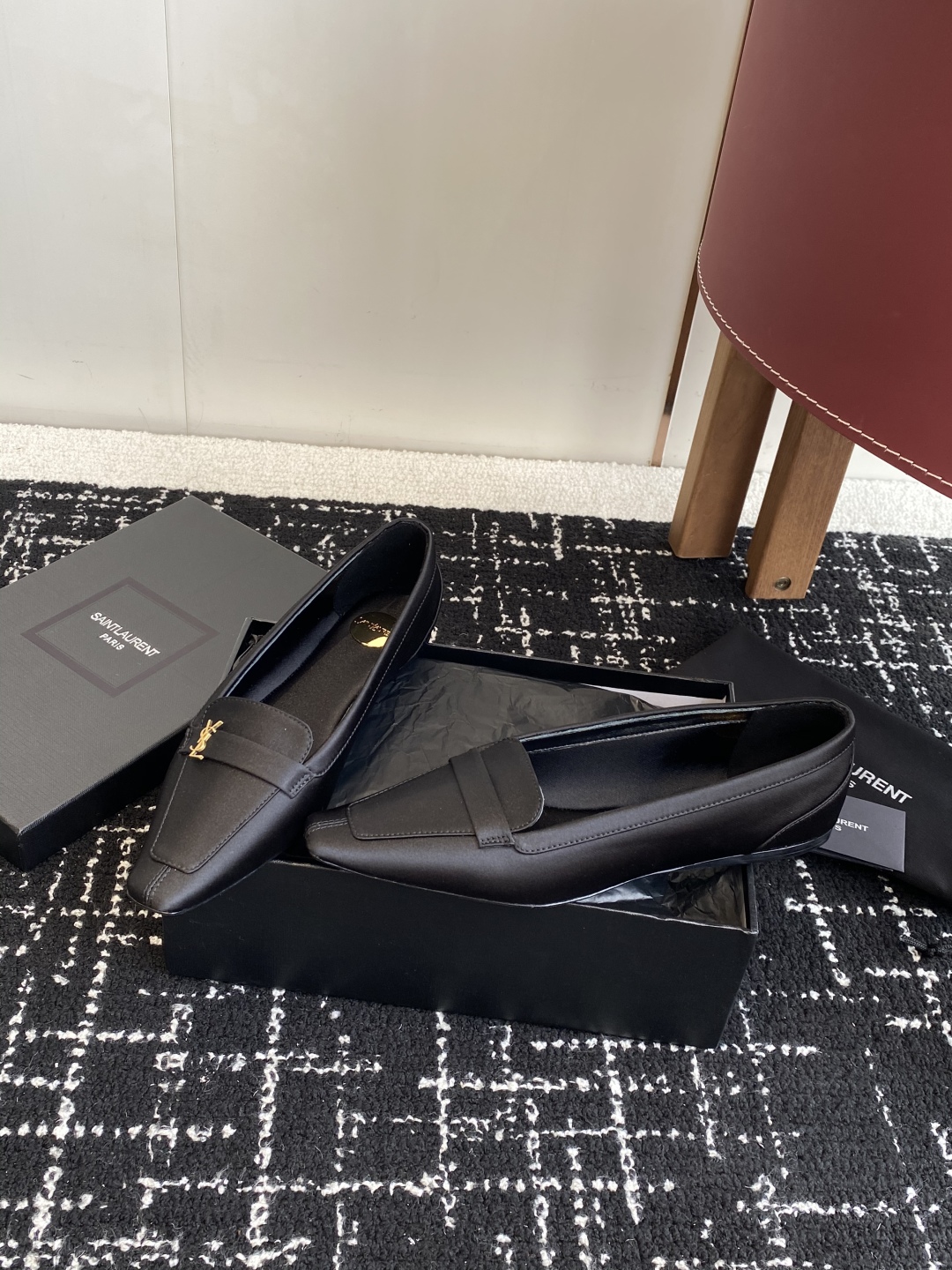代购级Saint Laurent 圣罗兰 25 ss秋冬平底秋冬单鞋 
宝藏时髦单品 众多明星超模追捧，