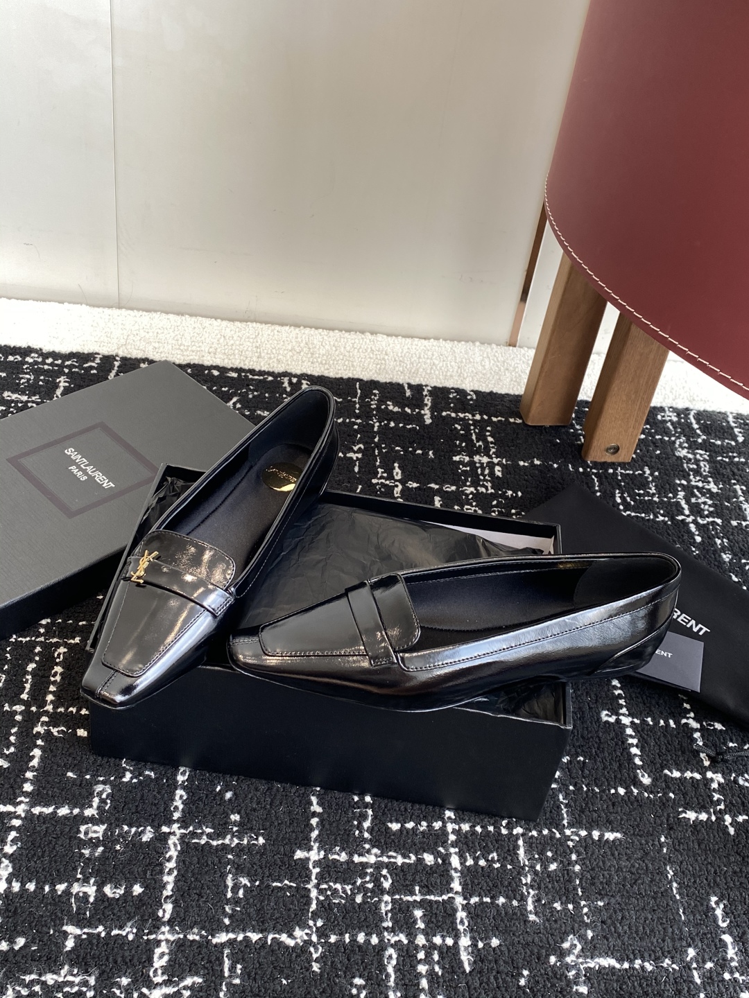 代购级Saint Laurent 圣罗兰 25 ss秋冬平底秋冬单鞋 
宝藏时髦单品 众多明星超模追捧，