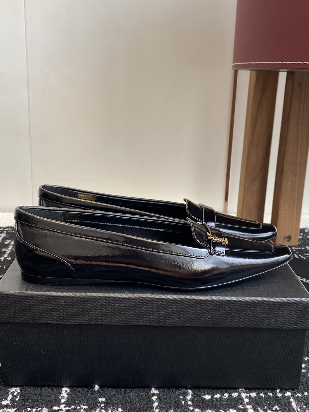 代购级Saint Laurent 圣罗兰 25 ss秋冬平底秋冬单鞋 
宝藏时髦单品 众多明星超模追捧，