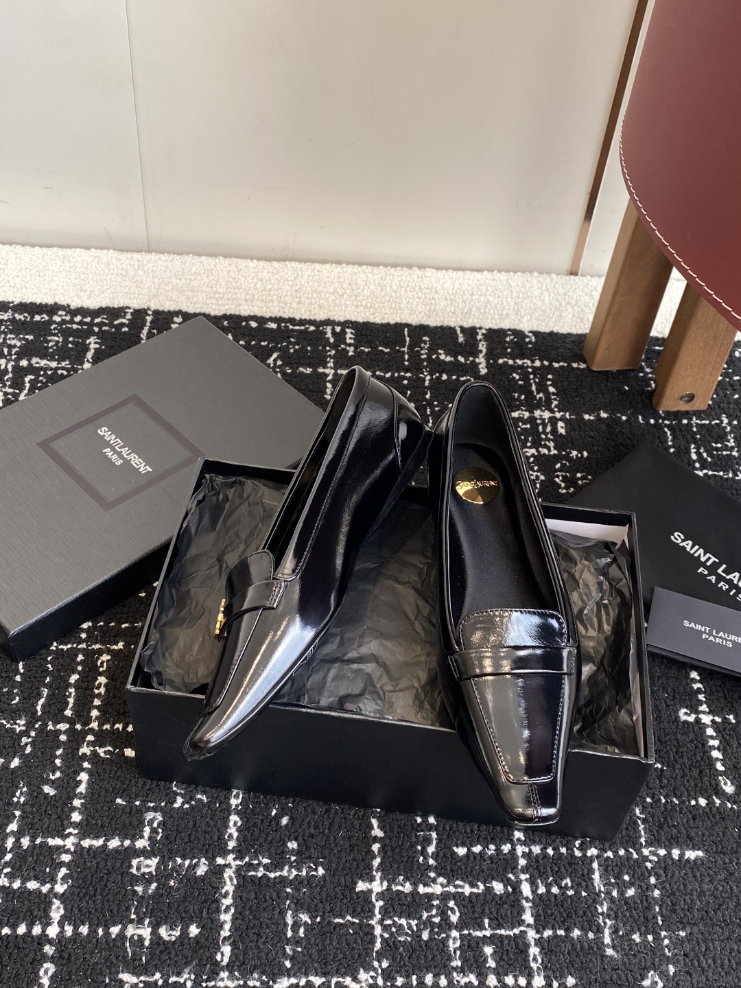 代购级Saint Laurent 圣罗兰 25 ss秋冬平底秋冬单鞋 
宝藏时髦单品 众多明星超模追捧，