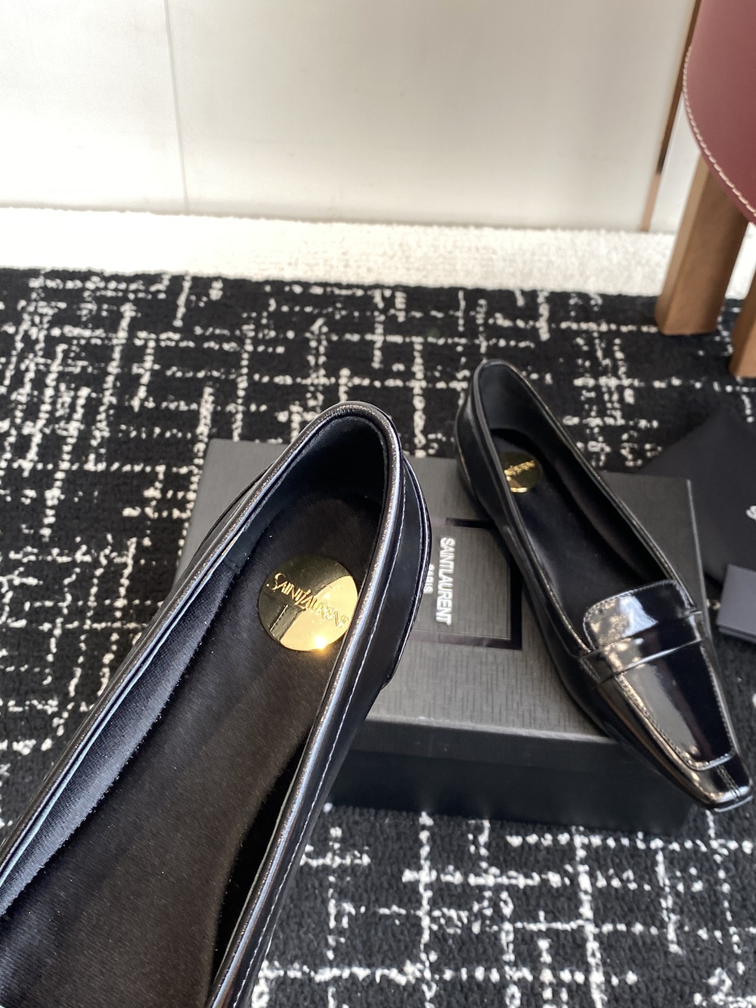 代购级Saint Laurent 圣罗兰 25 ss秋冬平底秋冬单鞋 
宝藏时髦单品 众多明星超模追捧，