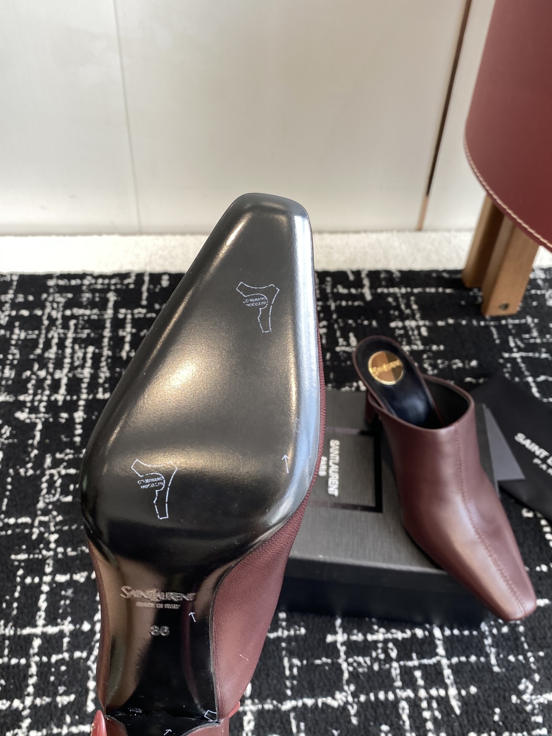 代购级
Saint Laurent 圣罗兰 25 ss秋冬平底秋冬半拖 

宝藏时髦单品 众多明星超模追