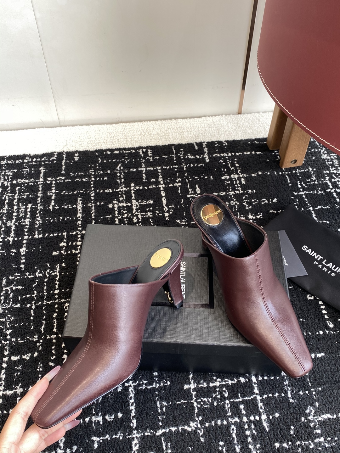 代购级
Saint Laurent 圣罗兰 25 ss秋冬平底秋冬半拖 

宝藏时髦单品 众多明星超模追