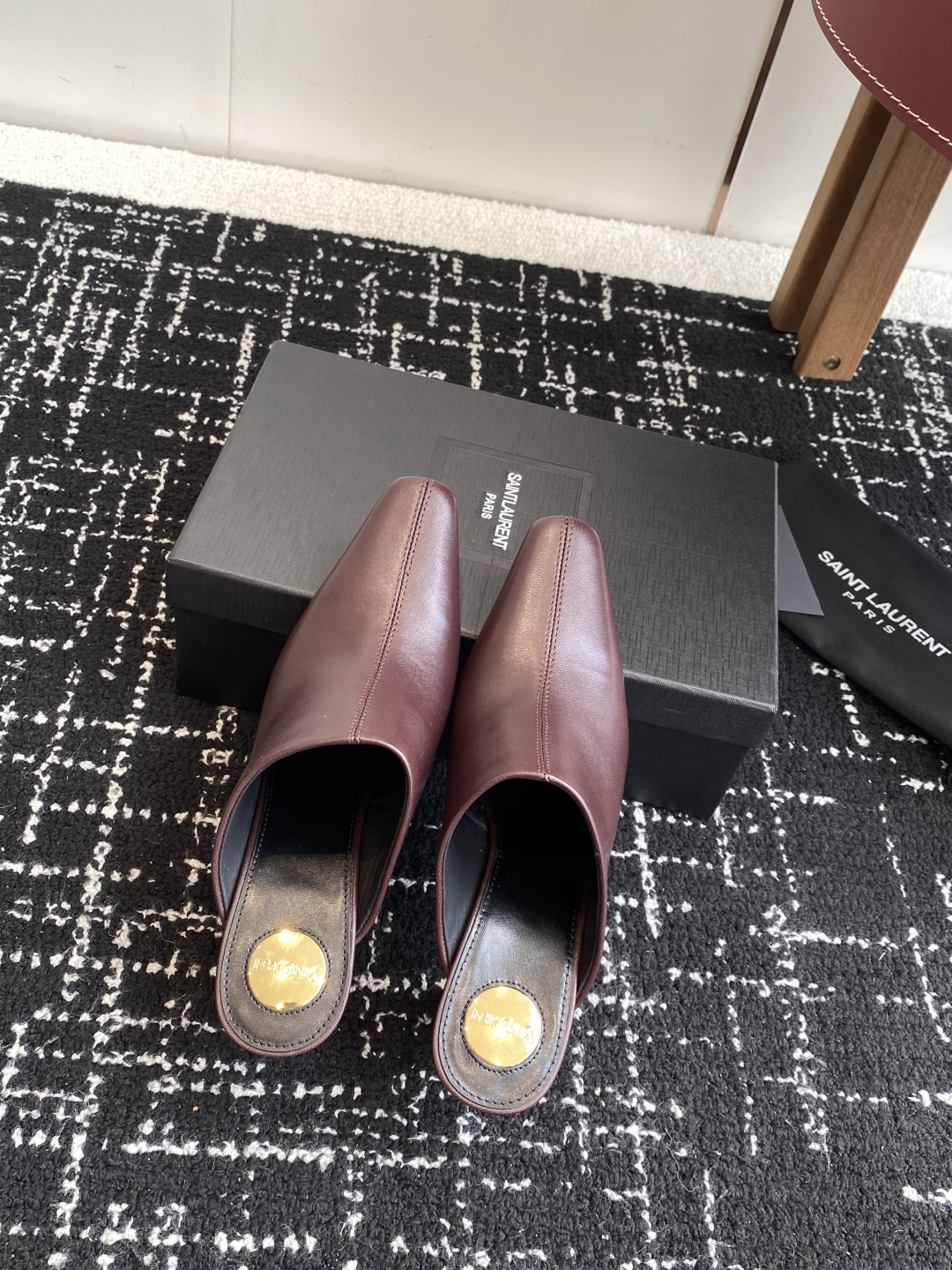 代购级
Saint Laurent 圣罗兰 25 ss秋冬平底秋冬半拖 

宝藏时髦单品 众多明星超模追