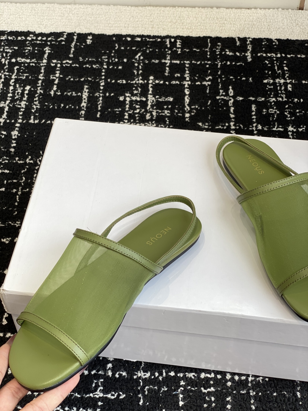 代购级
Neous 25ss 经典 网面凉鞋 编织面拖鞋新品 以芭蕾的灵动意韵融于日常，以现代笔触刻画舞