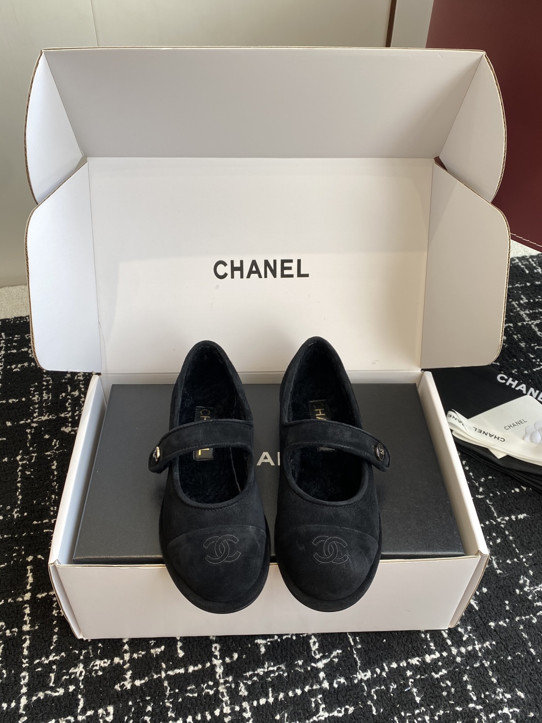 代购级（⚠️官网同步✈️盒包装）
CHANEL 香奈儿 25ss 秋冬新款羊毛 玛丽珍 

第一眼看上就