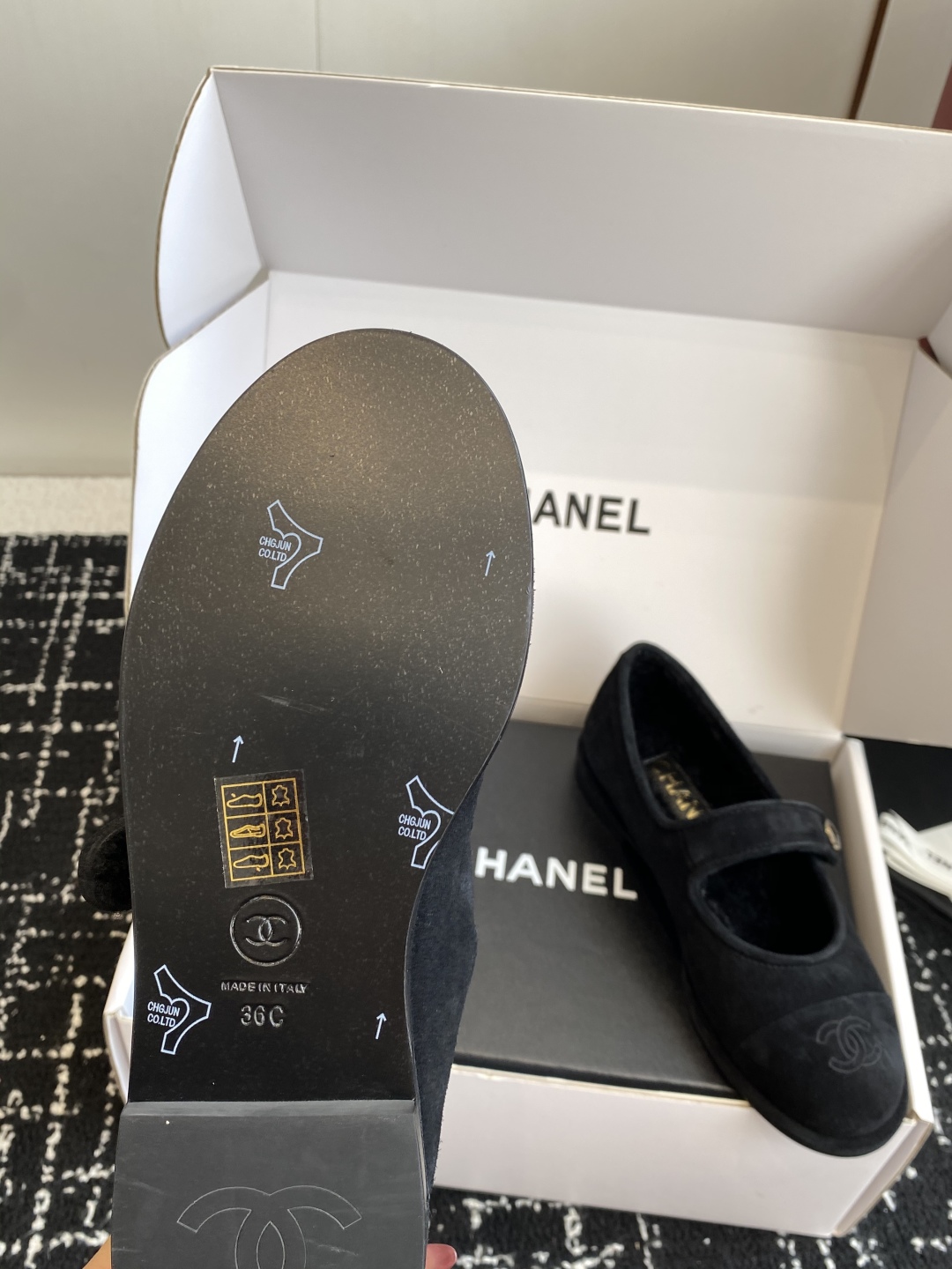代购级（⚠️官网同步✈️盒包装）
CHANEL 香奈儿 25ss 秋冬新款羊毛 玛丽珍 

第一眼看上就