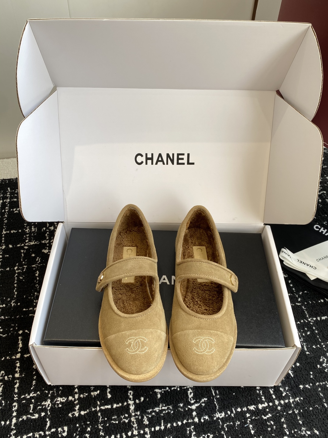 代购级（⚠️官网同步✈️盒包装）
CHANEL 香奈儿 25ss 秋冬新款羊毛 玛丽珍 

第一眼看上就