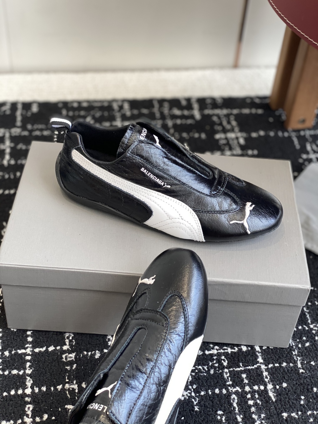 代购级
彪马（Puma）Ultrasoft Speedcats 情侣款运动鞋采用柔软且无固定结构的鞋面，