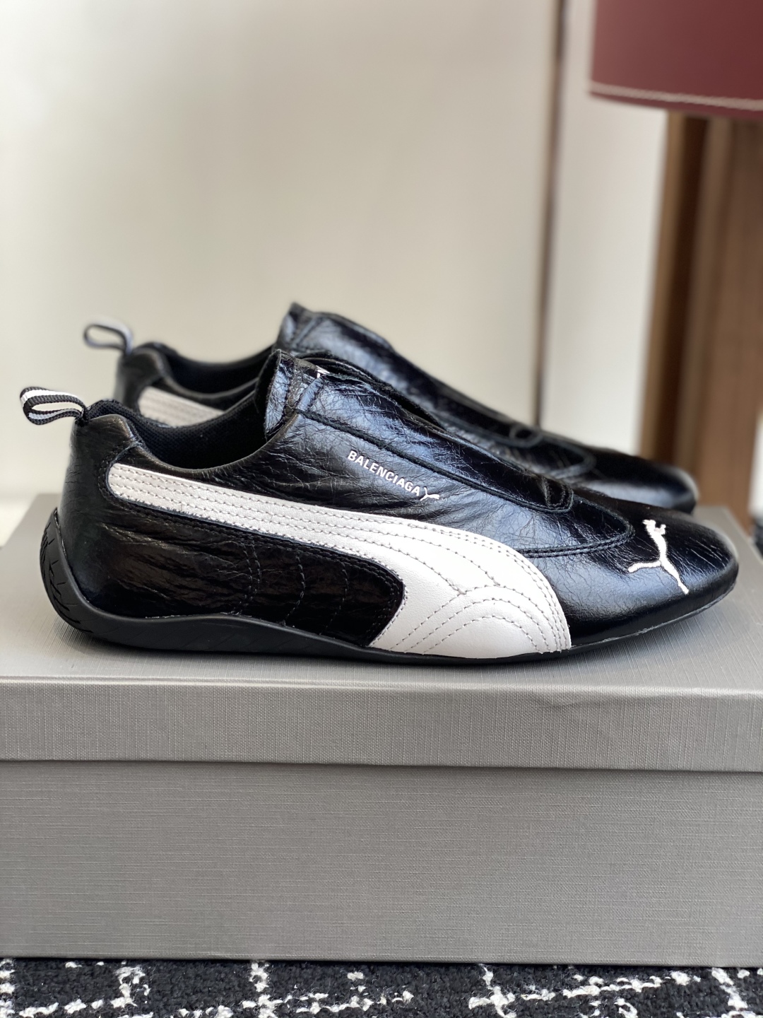 代购级
彪马（Puma）Ultrasoft Speedcats 情侣款运动鞋采用柔软且无固定结构的鞋面，