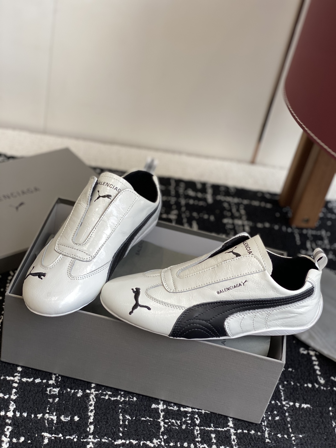 代购级
彪马（Puma）Ultrasoft Speedcats 情侣款运动鞋采用柔软且无固定结构的鞋面，