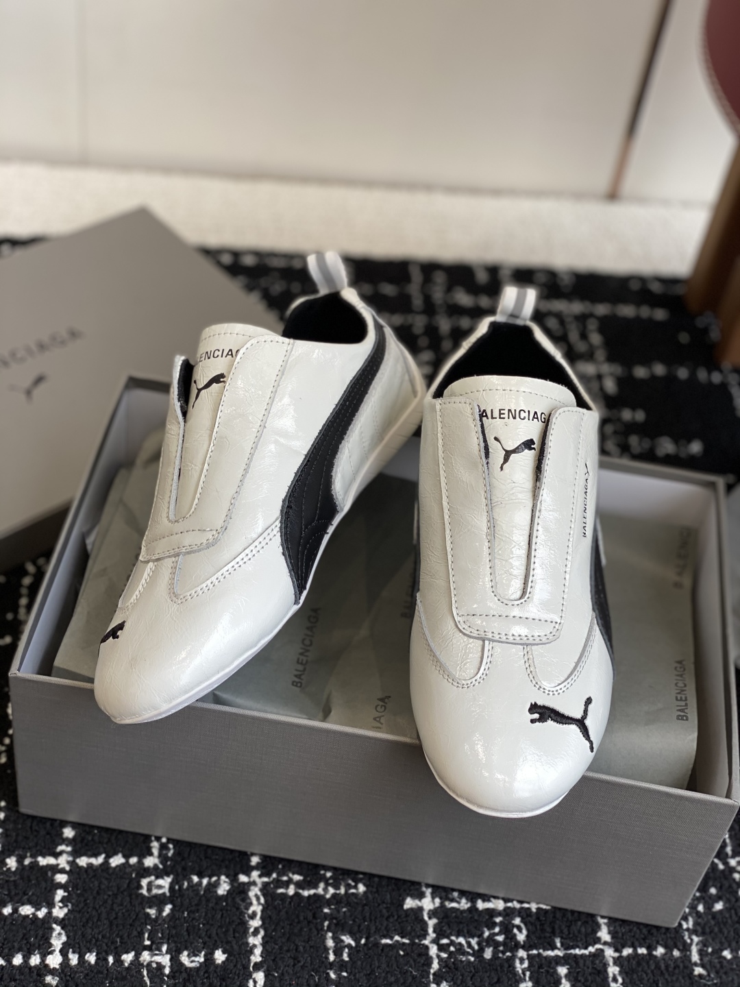 代购级
彪马（Puma）Ultrasoft Speedcats 情侣款运动鞋采用柔软且无固定结构的鞋面，