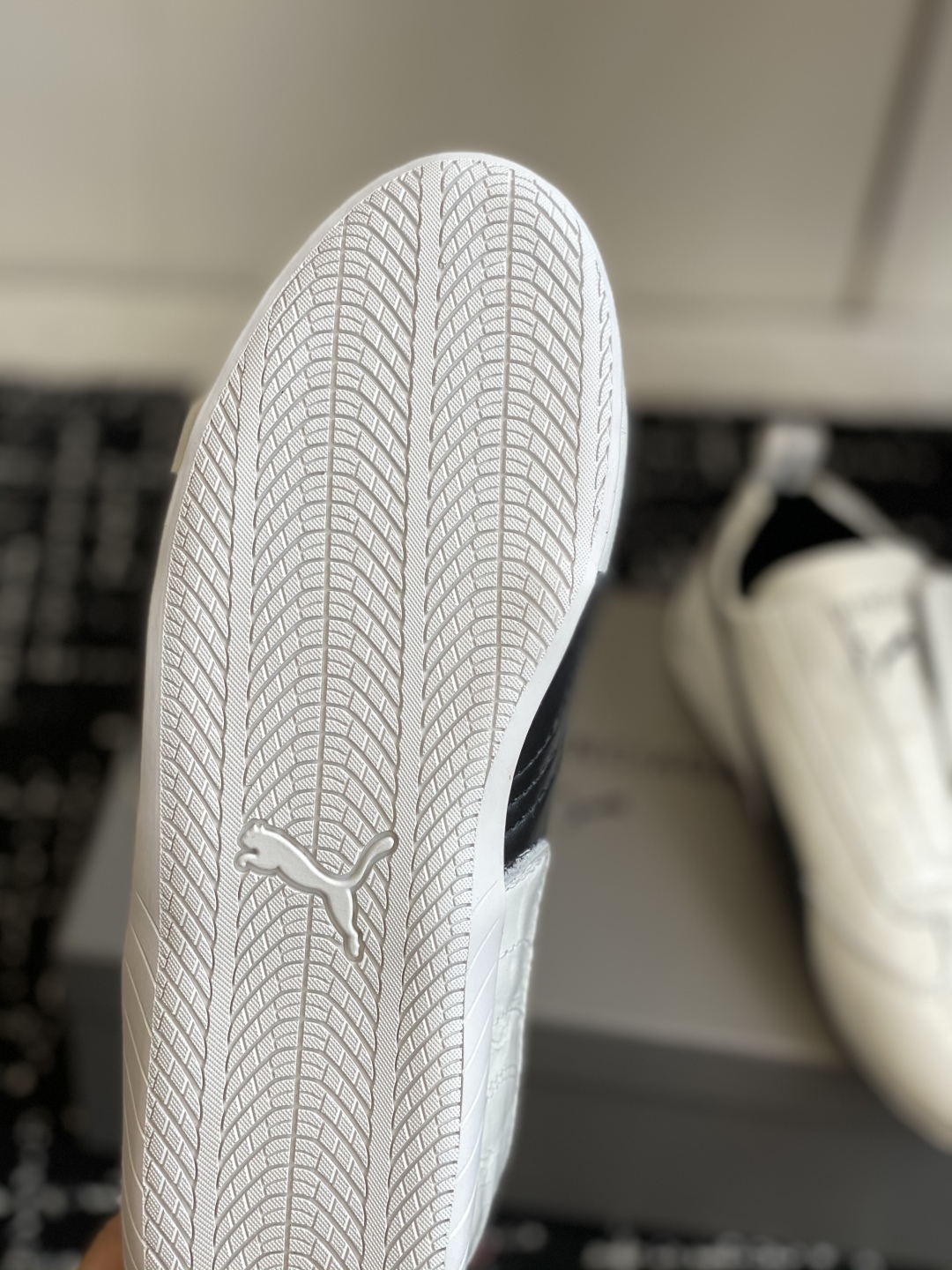 代购级
彪马（Puma）Ultrasoft Speedcats 情侣款运动鞋采用柔软且无固定结构的鞋面，