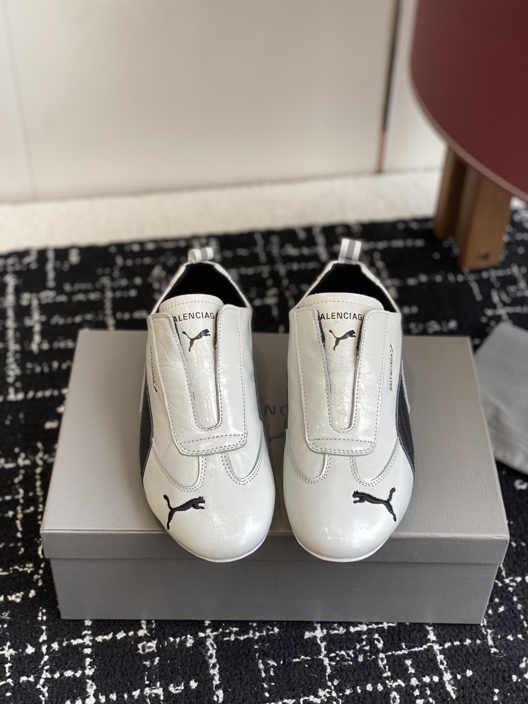 代购级
彪马（Puma）Ultrasoft Speedcats 情侣款运动鞋采用柔软且无固定结构的鞋面，
