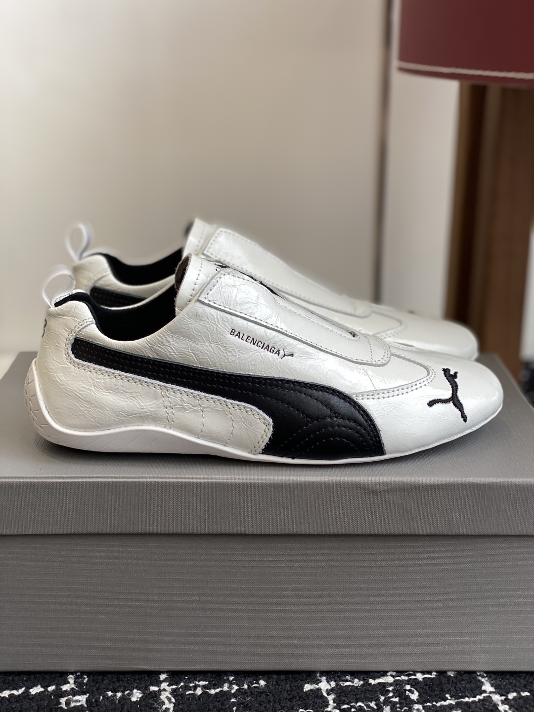 代购级
彪马（Puma）Ultrasoft Speedcats 情侣款运动鞋采用柔软且无固定结构的鞋面，