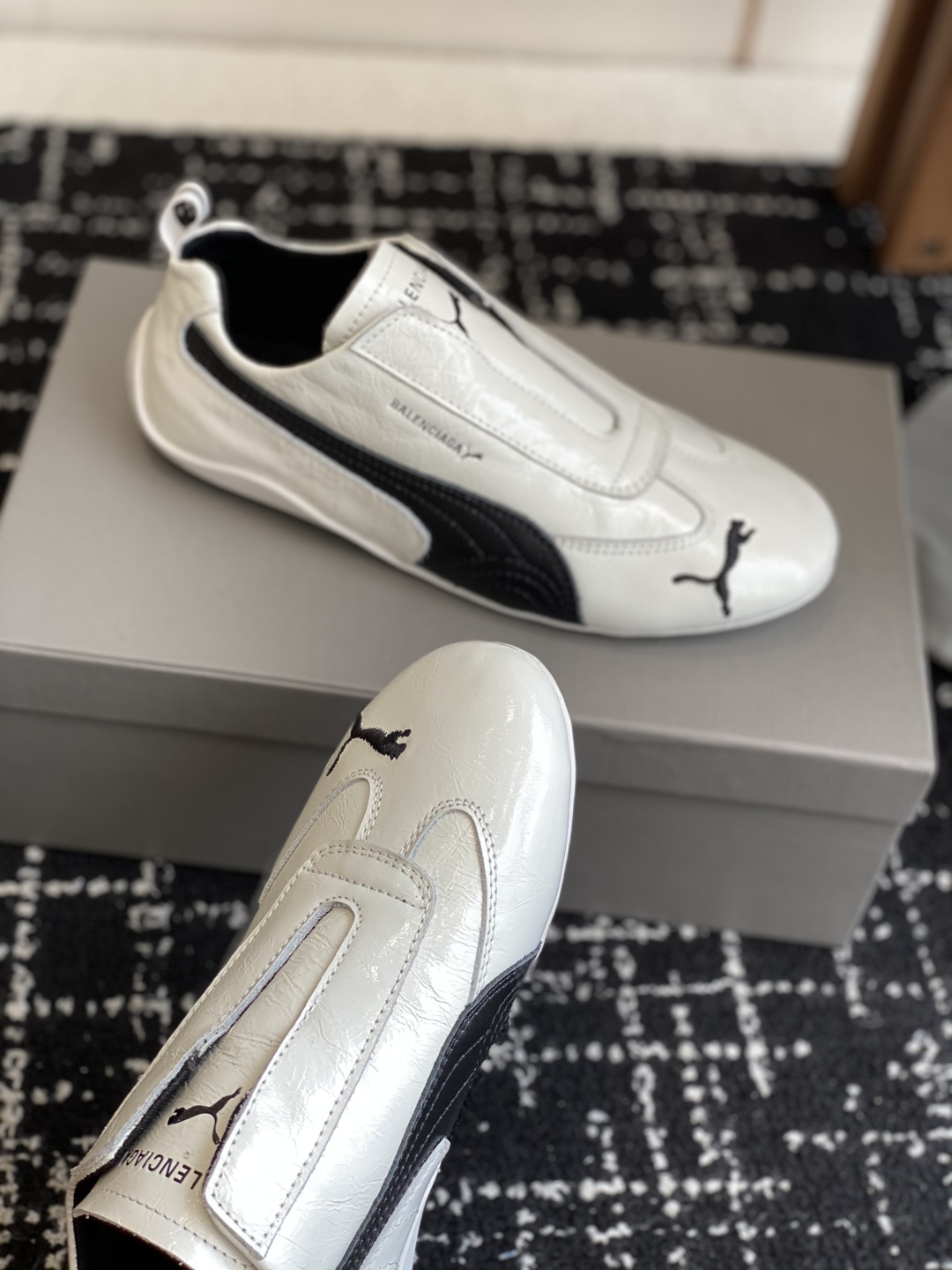 代购级
彪马（Puma）Ultrasoft Speedcats 情侣款运动鞋采用柔软且无固定结构的鞋面，