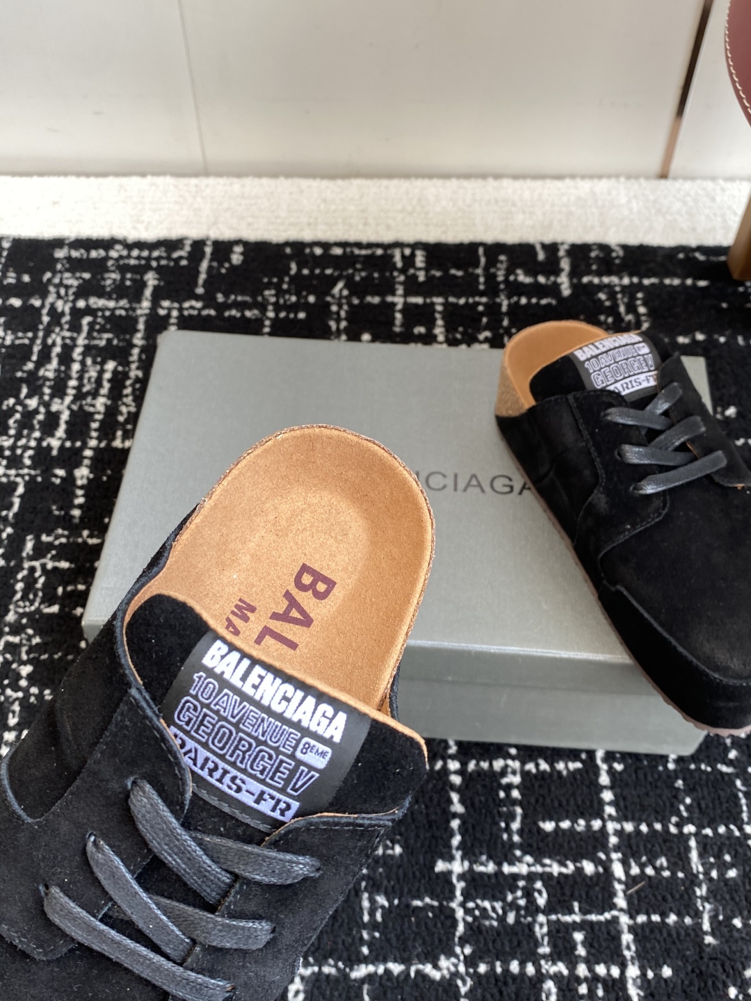 代购级
BaLenciaga 巴黎世家款 × BIRKENSTO联名合作款Boston包头软底 勃肯增高