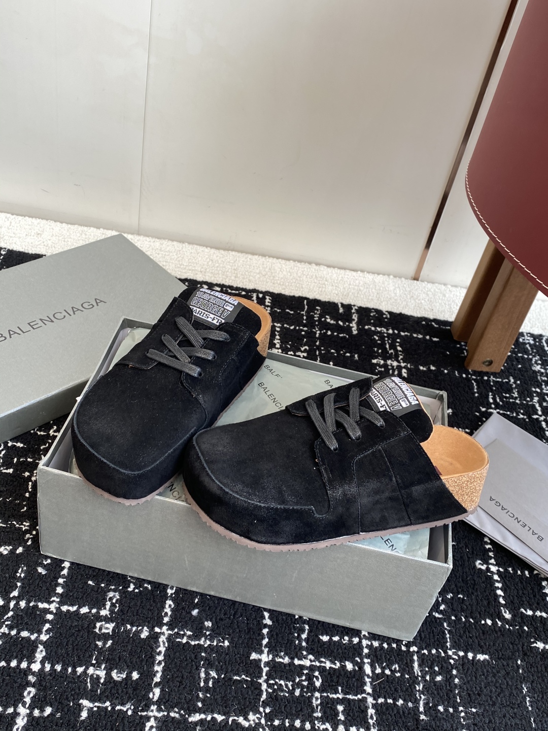 代购级
BaLenciaga 巴黎世家款 × BIRKENSTO联名合作款Boston包头软底 勃肯增高