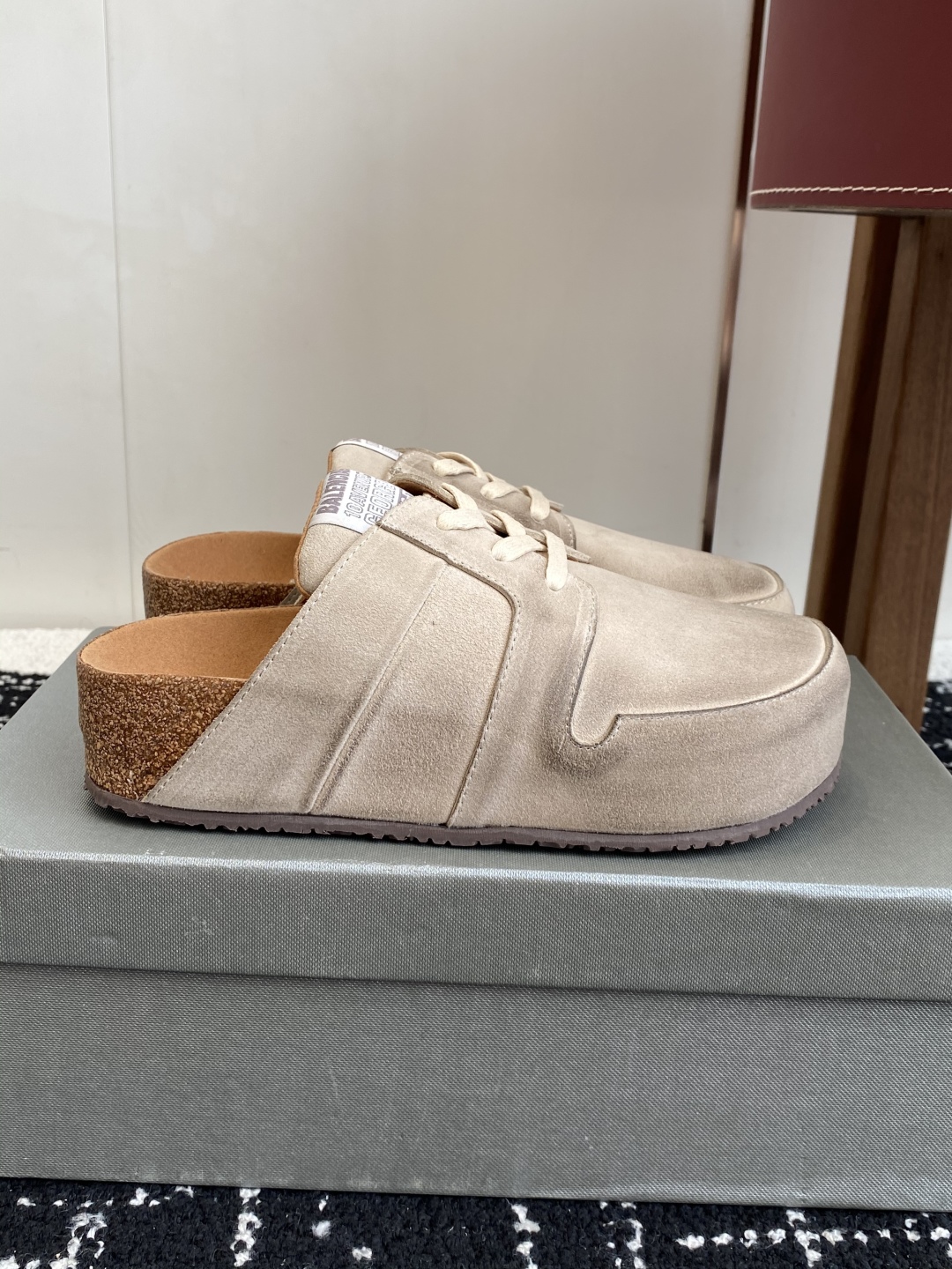 代购级
BaLenciaga 巴黎世家款 × BIRKENSTO联名合作款Boston包头软底 勃肯增高