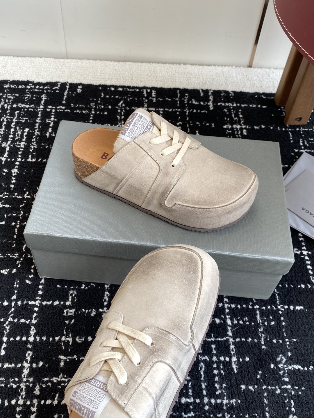 代购级
BaLenciaga 巴黎世家款 × BIRKENSTO联名合作款Boston包头软底 勃肯增高