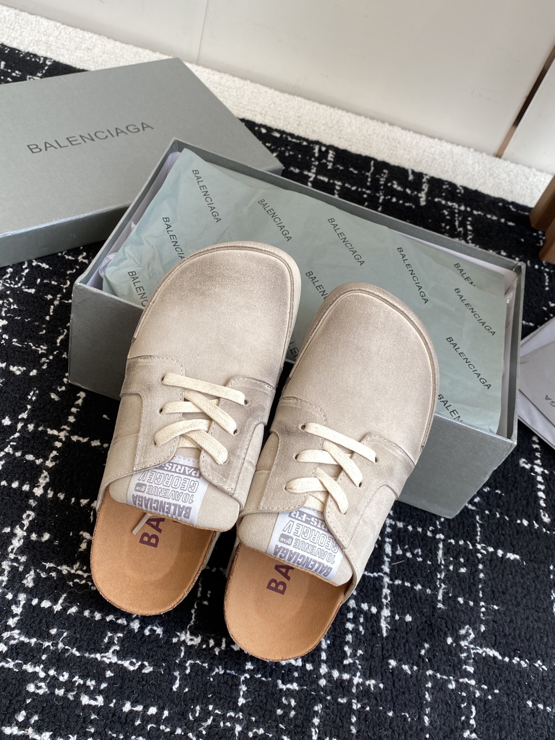 代购级
BaLenciaga 巴黎世家款 × BIRKENSTO联名合作款Boston包头软底 勃肯增高