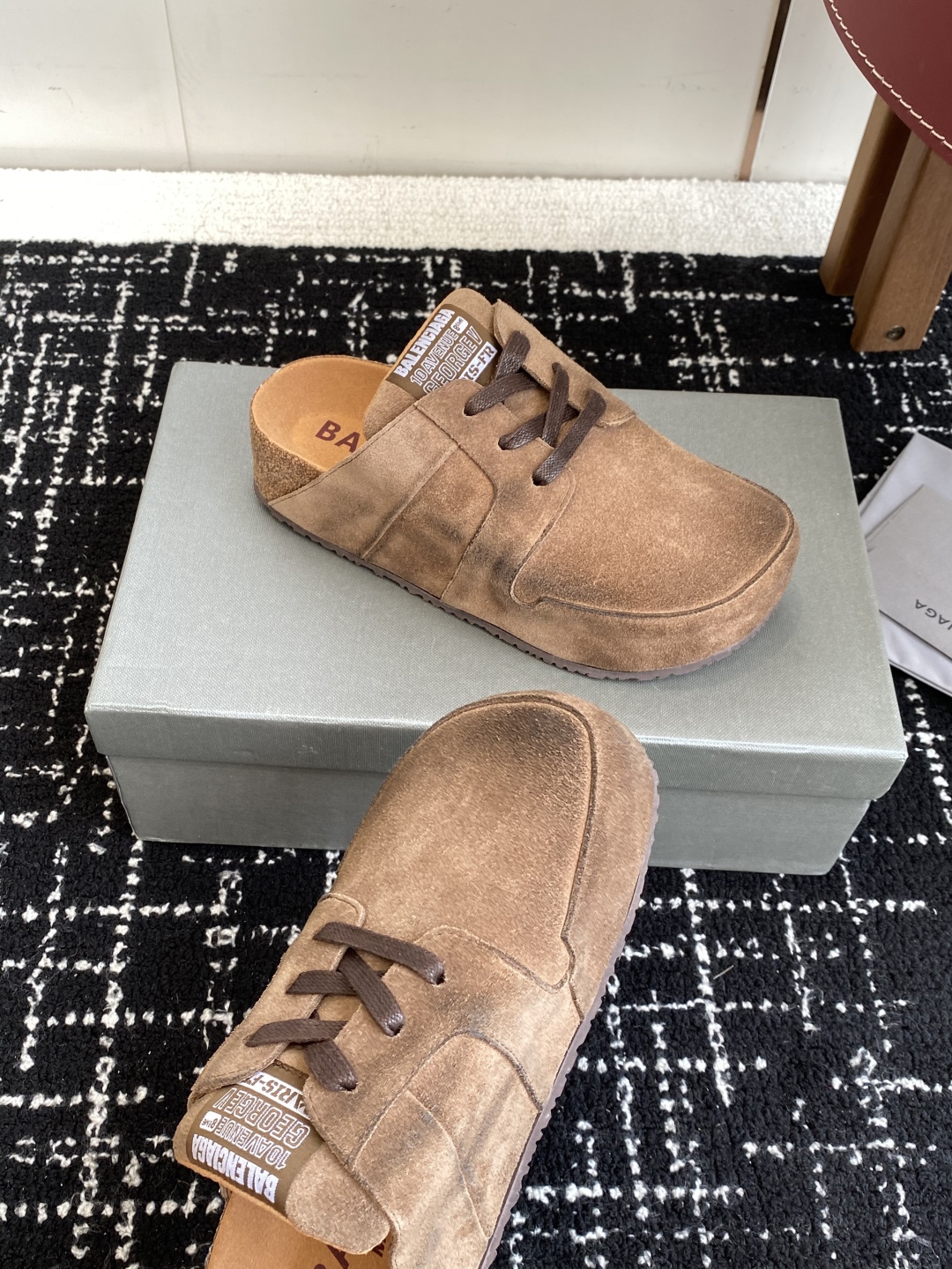 代购级
BaLenciaga 巴黎世家款 × BIRKENSTO联名合作款Boston包头软底 勃肯增高