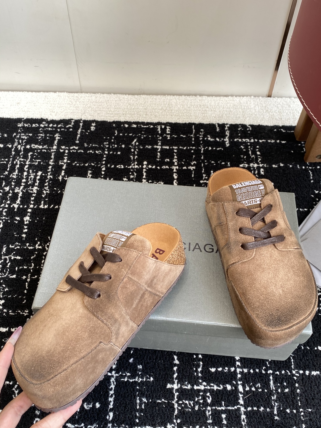 代购级
BaLenciaga 巴黎世家款 × BIRKENSTO联名合作款Boston包头软底 勃肯增高
