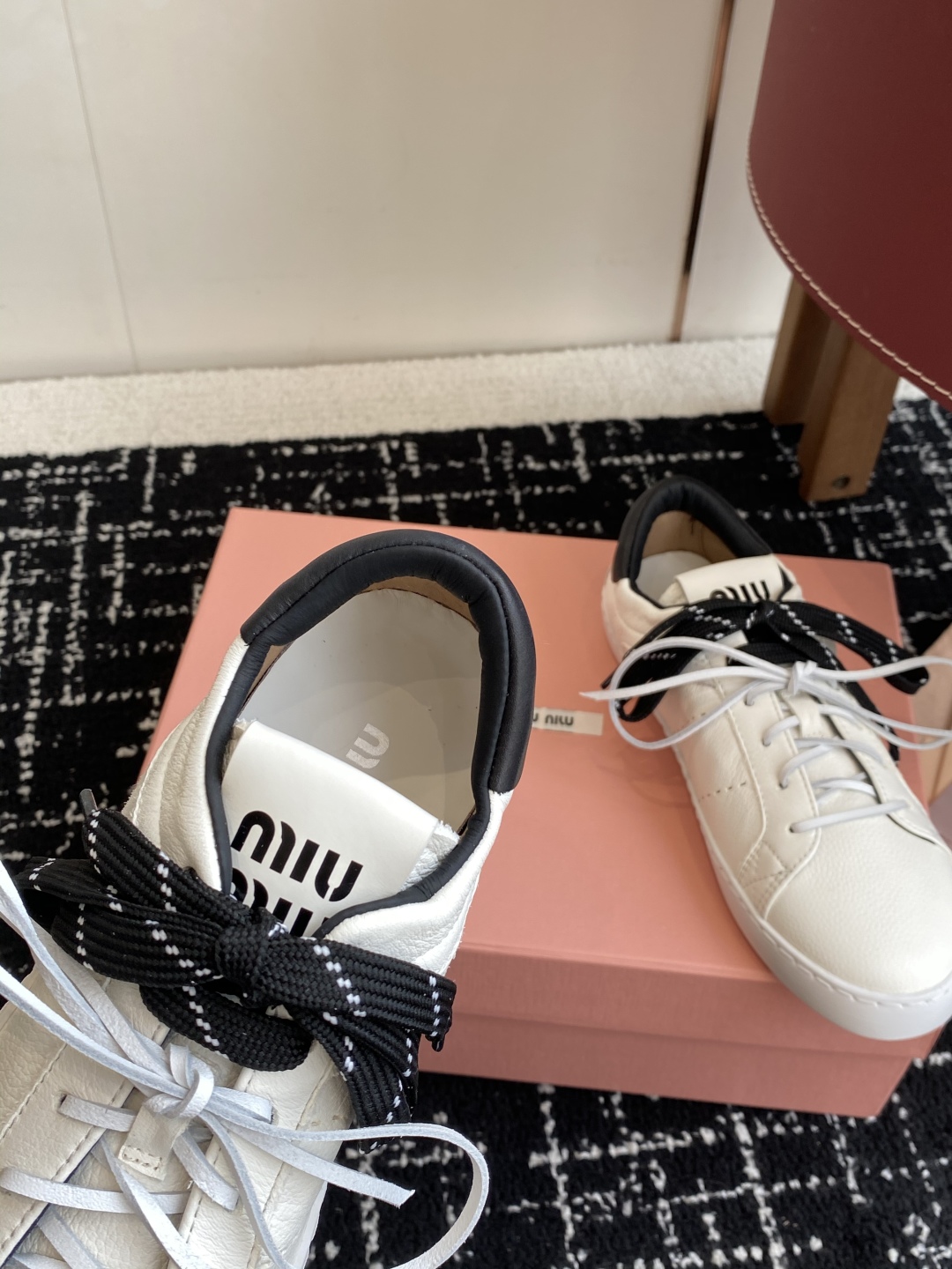代购级
Miu Miu 25ss 缪缪厚底饼干底 25ss 春夏新款英伦风系带 小白鞋 休闲鞋

Miu