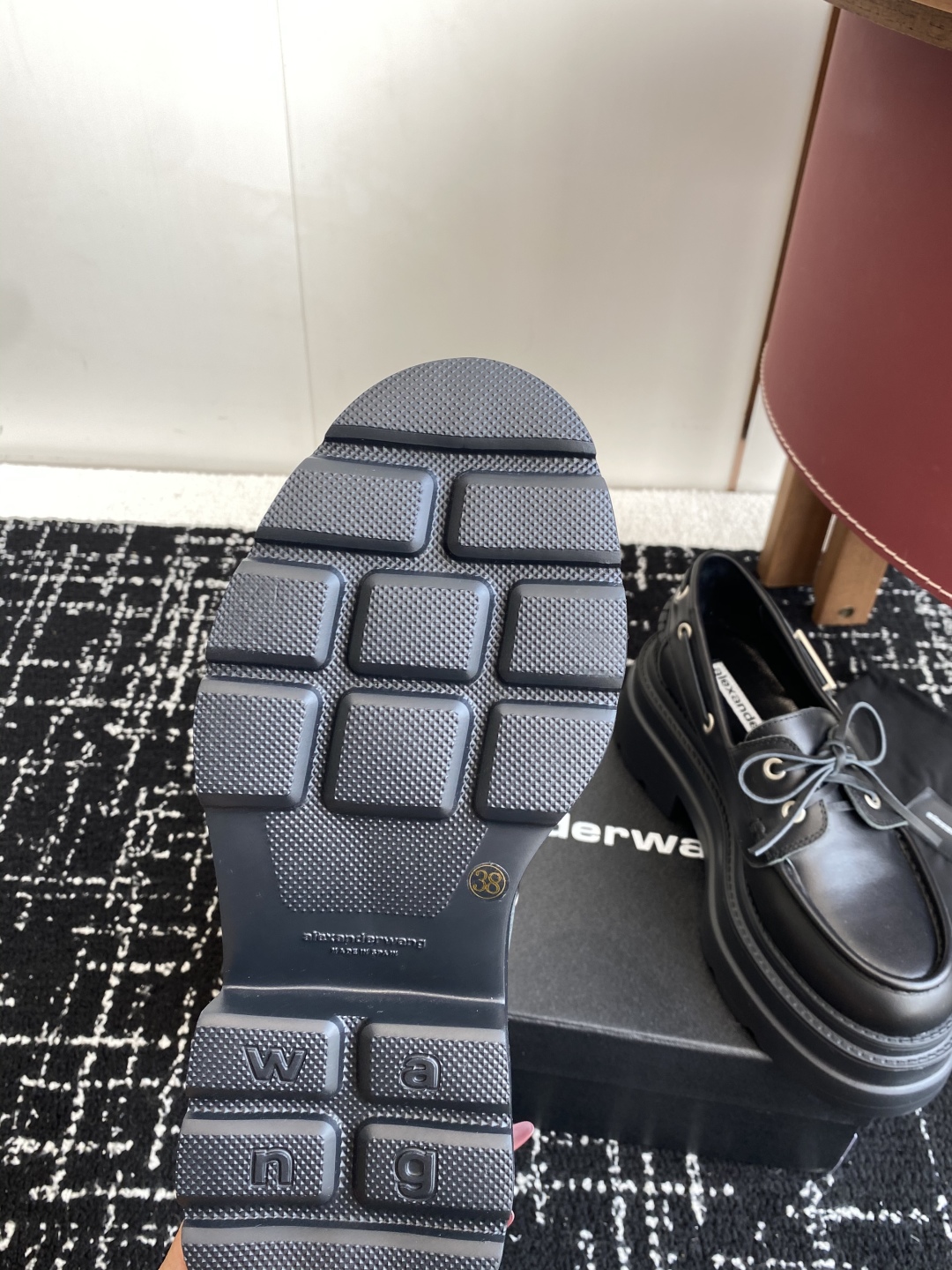 代购级
Alexander Wang aw carter
Jennie 大王这双厚底乐福鞋好绝，同款乐福