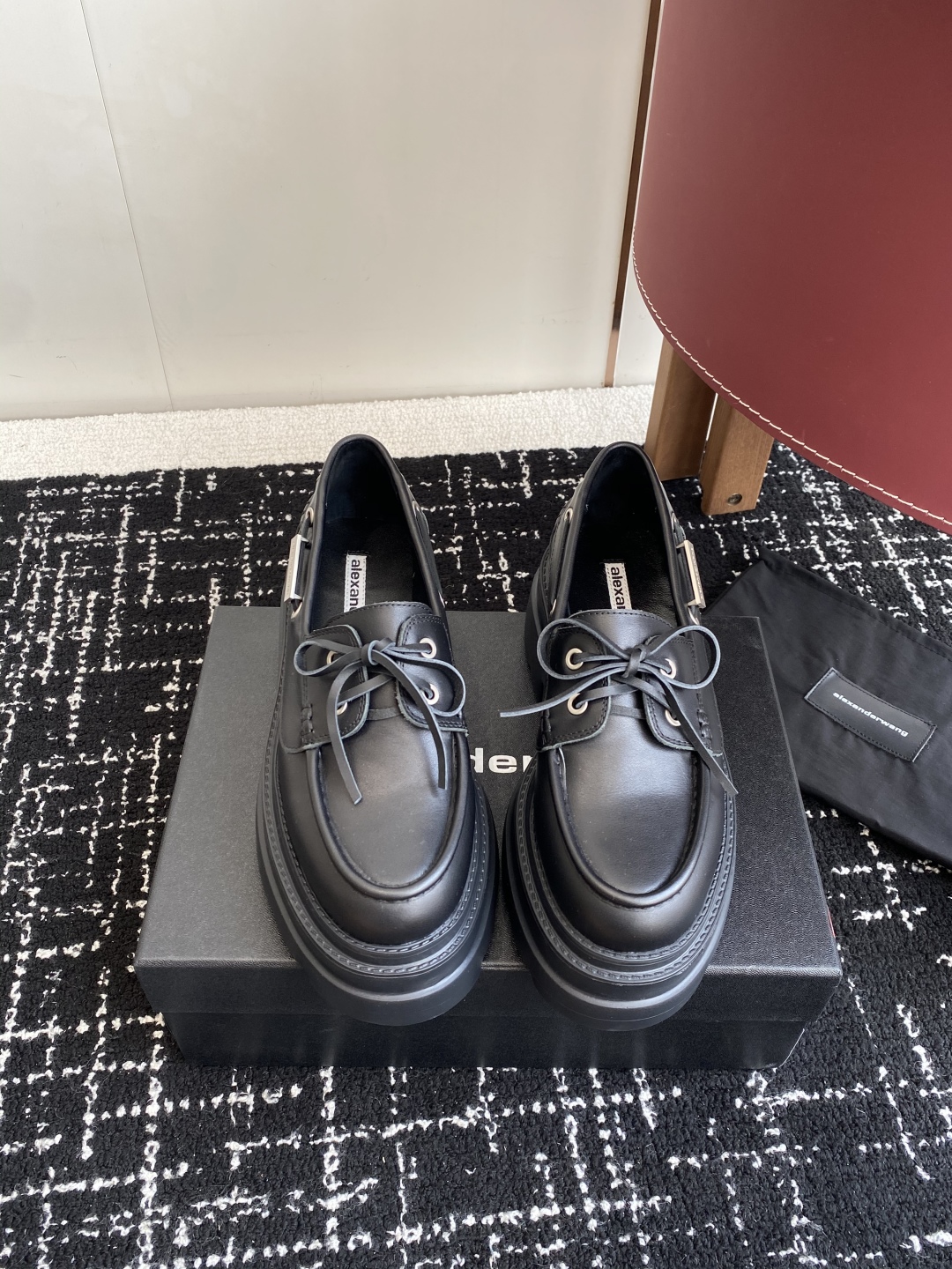 代购级
Alexander Wang aw carter
Jennie 大王这双厚底乐福鞋好绝，同款乐福