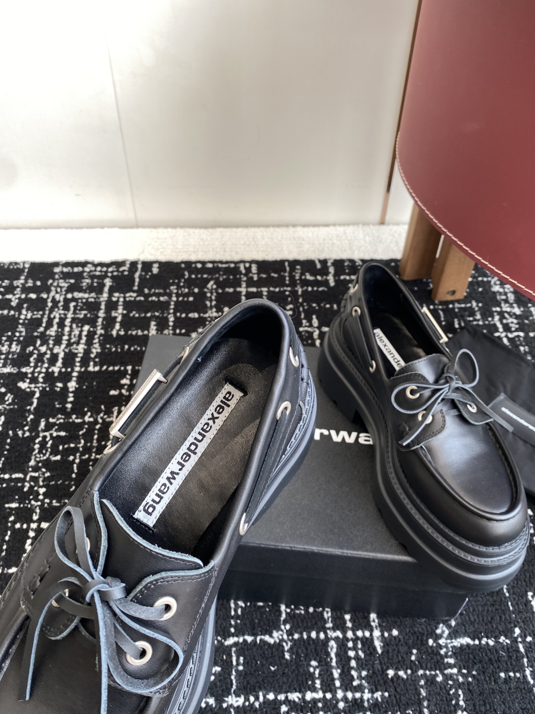 代购级
Alexander Wang aw carter
Jennie 大王这双厚底乐福鞋好绝，同款乐福