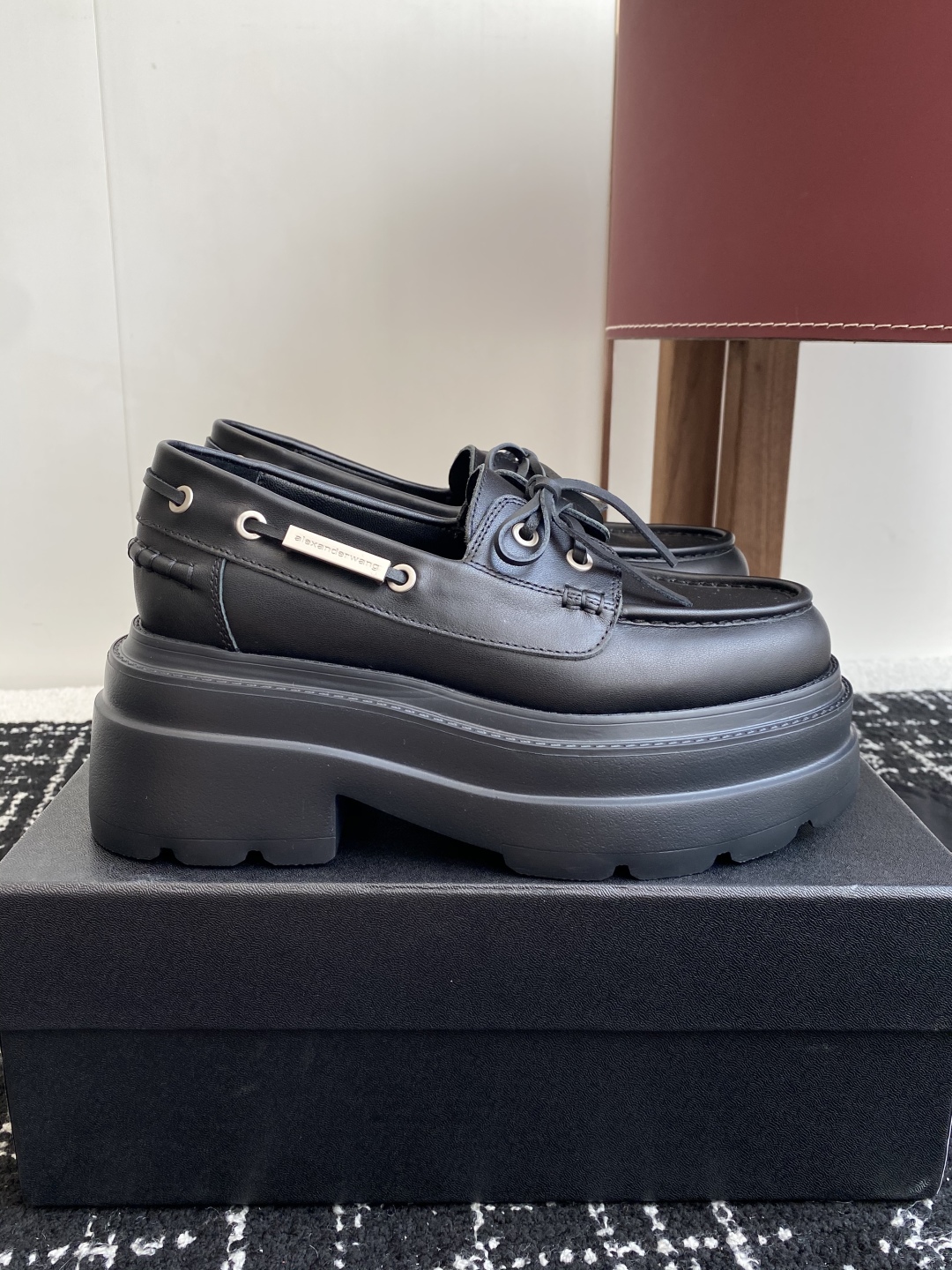 代购级
Alexander Wang aw carter
Jennie 大王这双厚底乐福鞋好绝，同款乐福