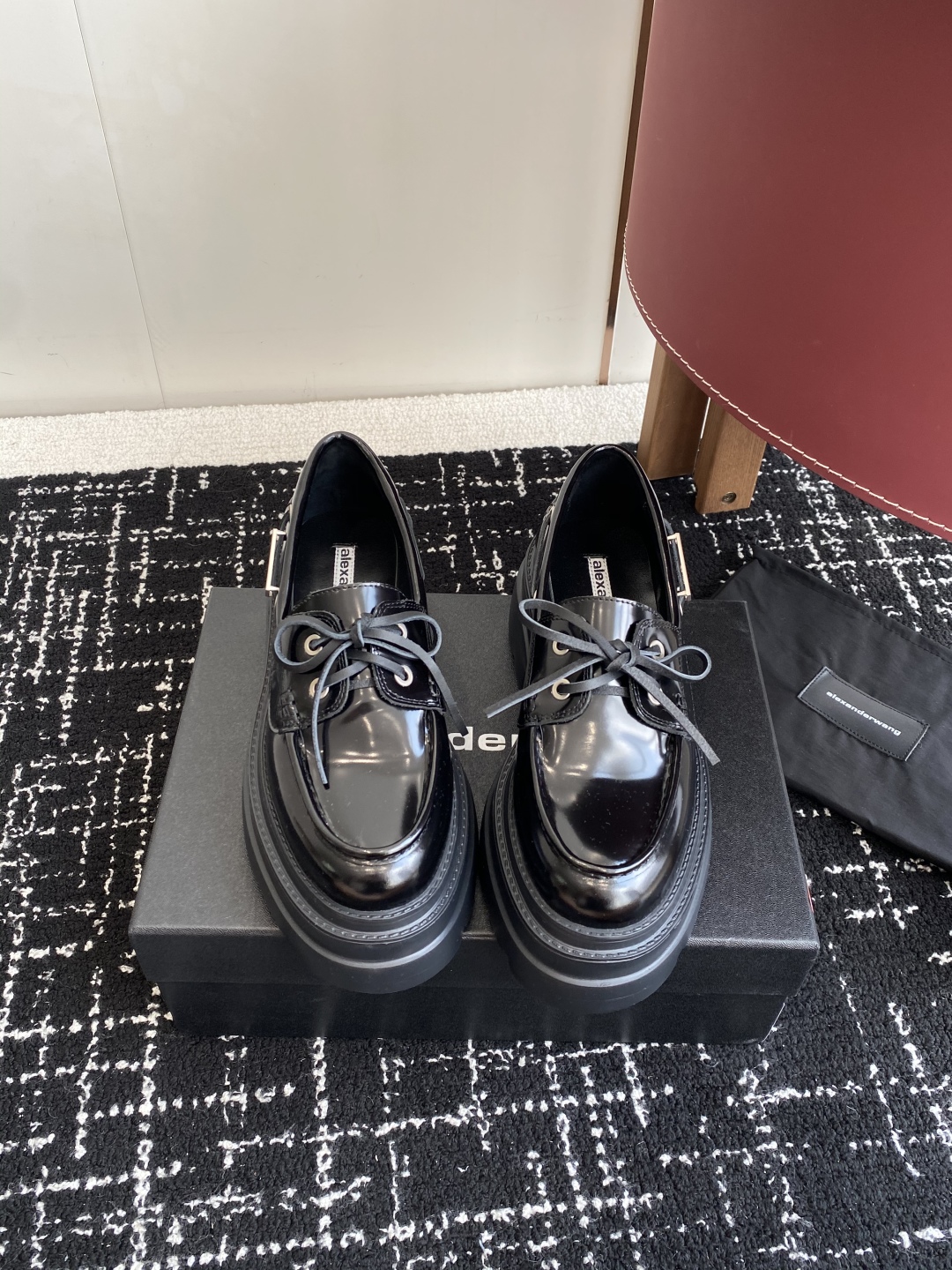 代购级
Alexander Wang aw carter
Jennie 大王这双厚底乐福鞋好绝，同款乐福