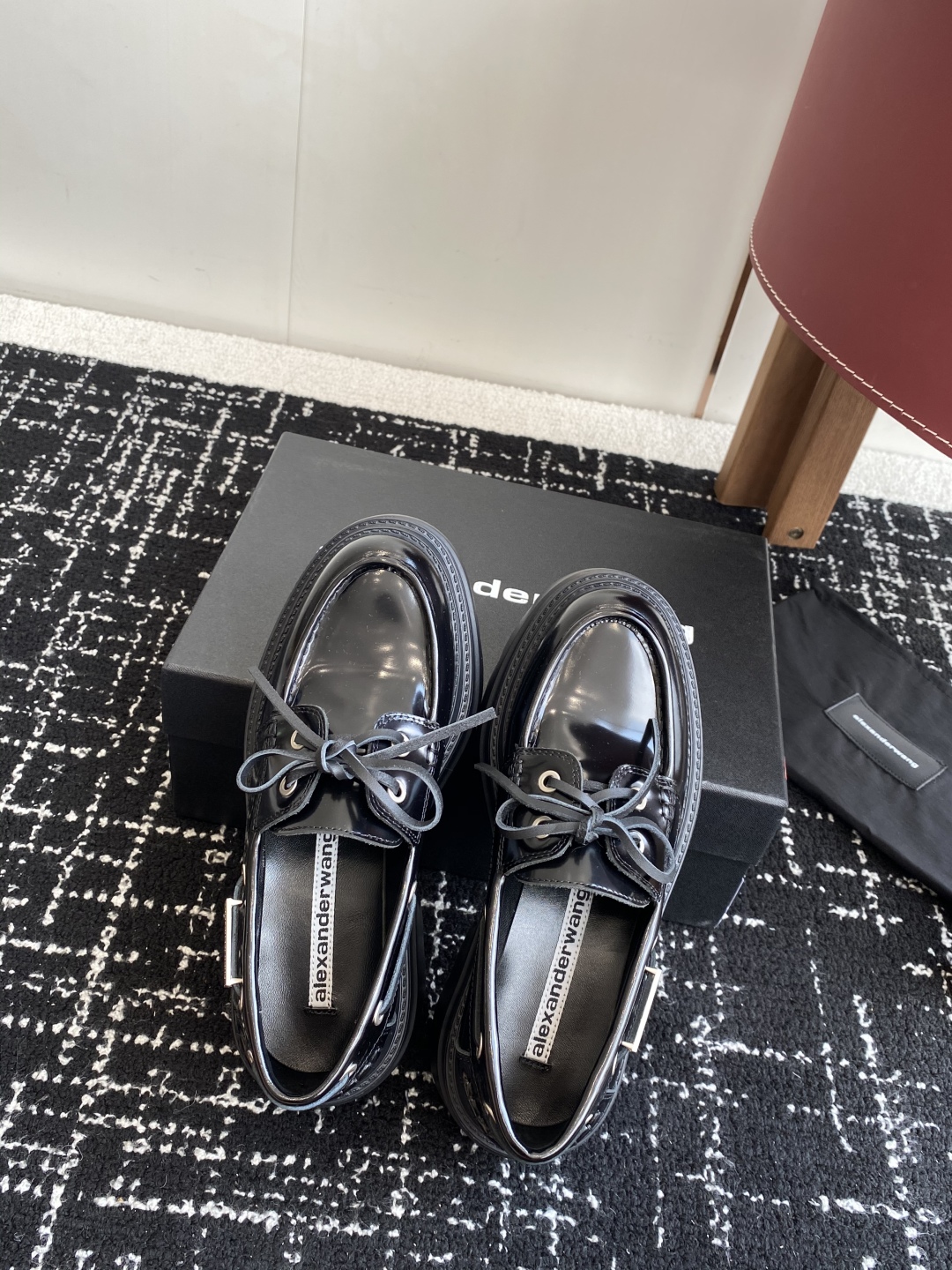 代购级
Alexander Wang aw carter
Jennie 大王这双厚底乐福鞋好绝，同款乐福