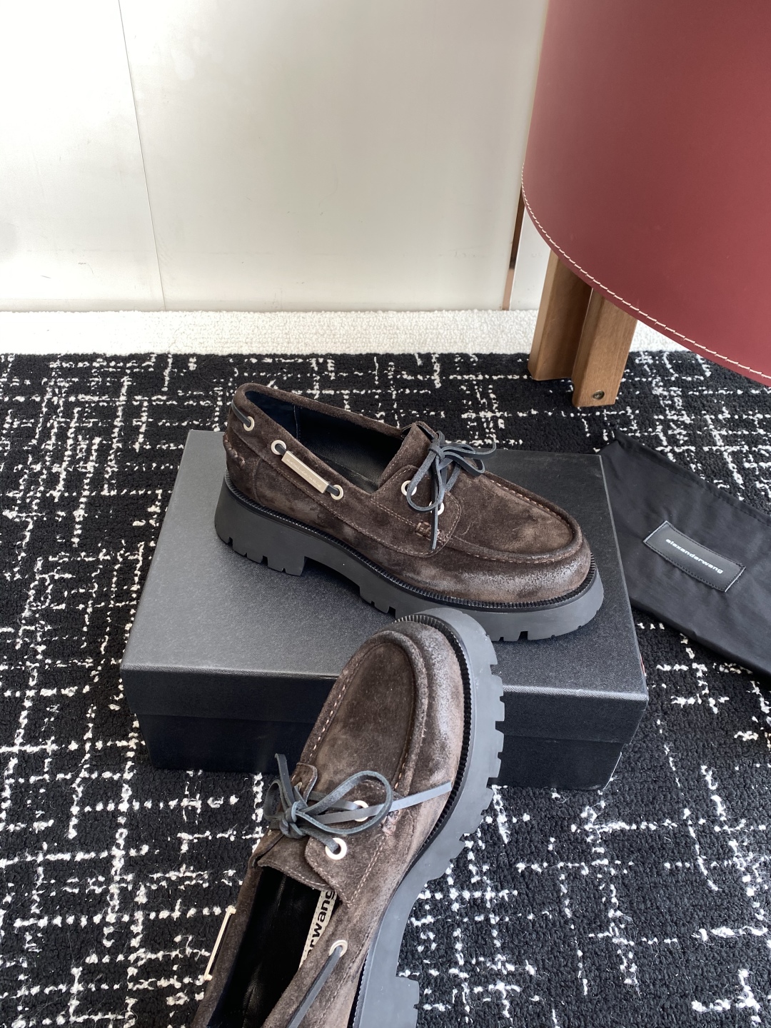 代购级
Alexander Wang aw carter
Jennie 大王这 厚底乐福鞋好绝，同款乐福