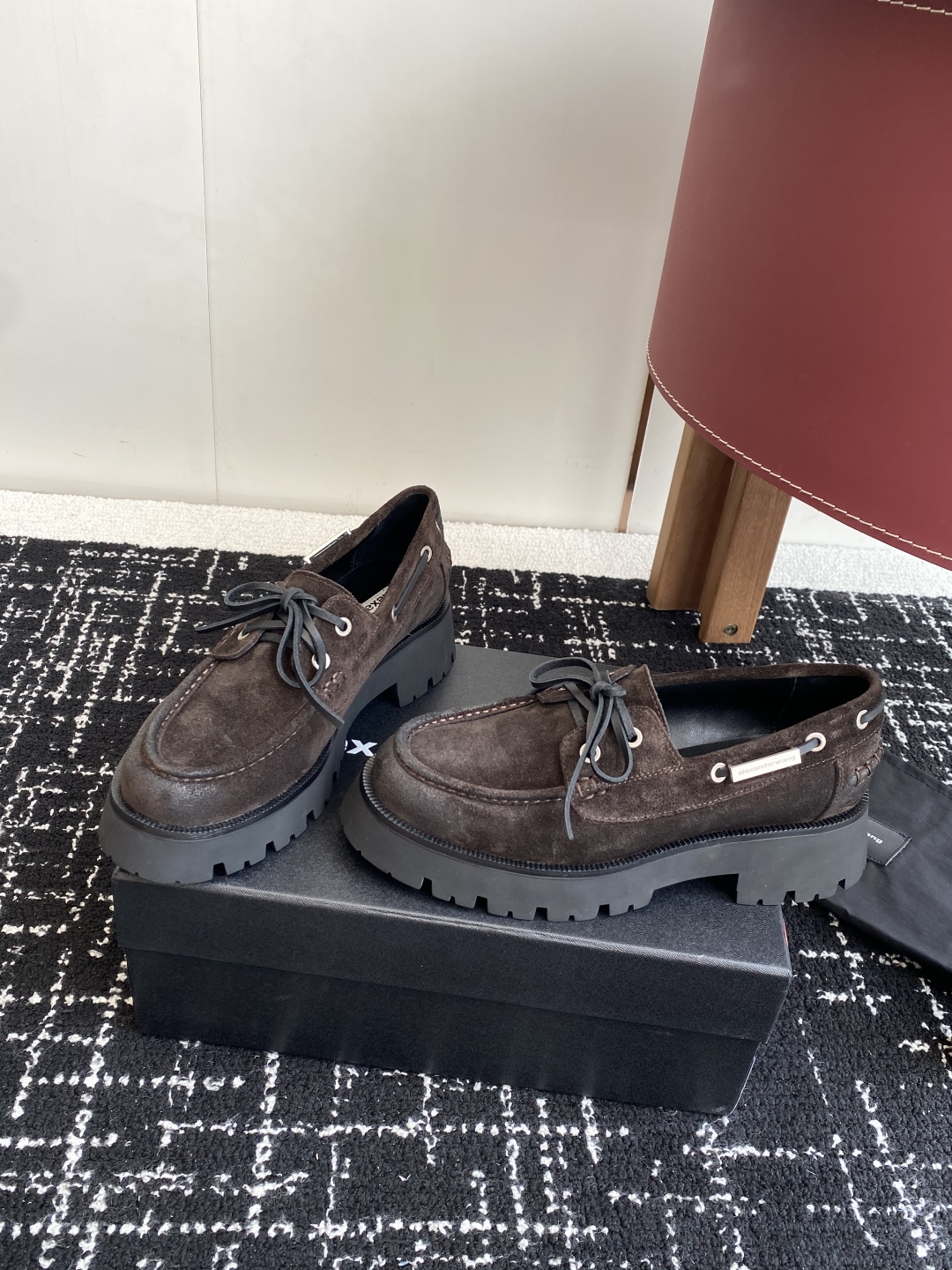 代购级
Alexander Wang aw carter
Jennie 大王这 厚底乐福鞋好绝，同款乐福