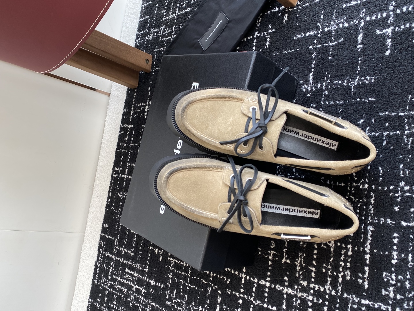 代购级
Alexander Wang aw carter
Jennie 大王这 厚底乐福鞋好绝，同款乐福