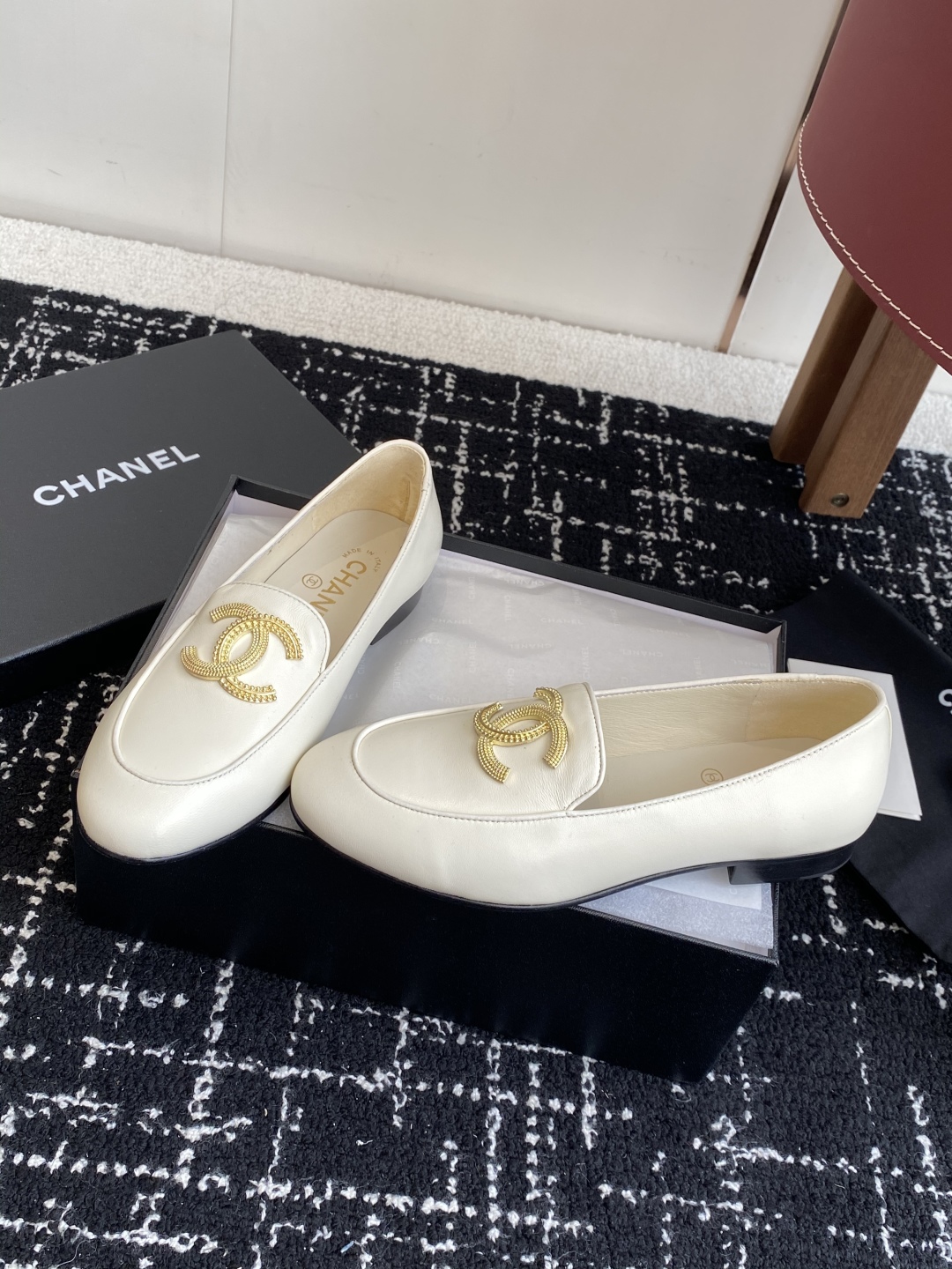 代购级
Chanel 25ss 小香 新款 小香乐福鞋 单鞋秋冬 香家必备爆款

女神系列，拥有香家特色