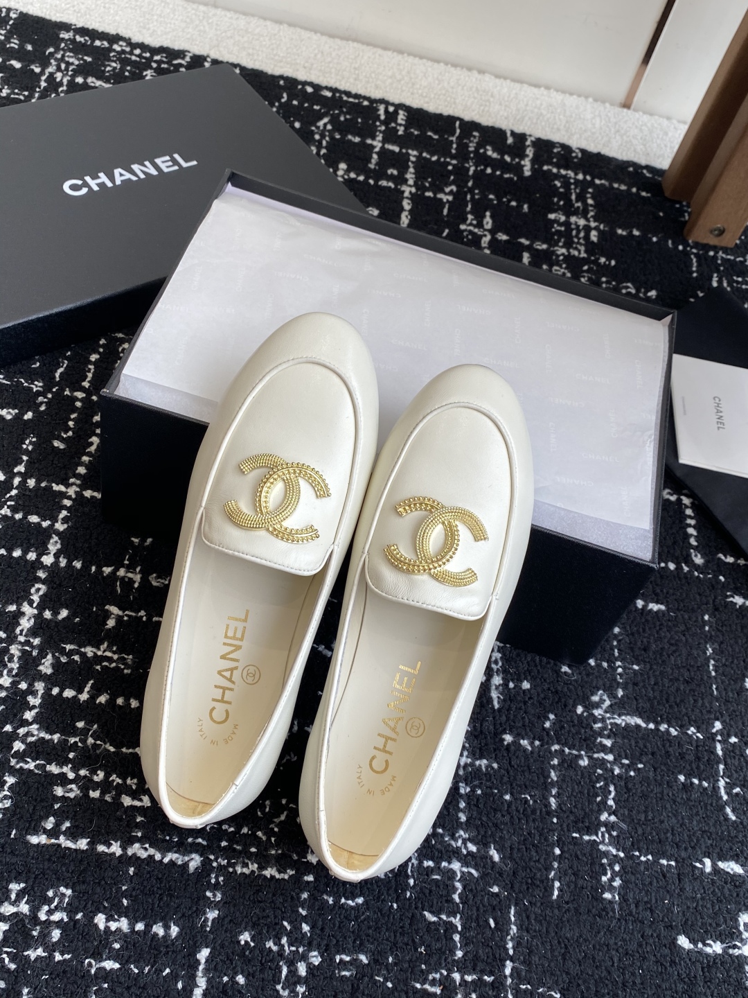 代购级
Chanel 25ss 小香 新款 小香乐福鞋 单鞋秋冬 香家必备爆款

女神系列，拥有香家特色