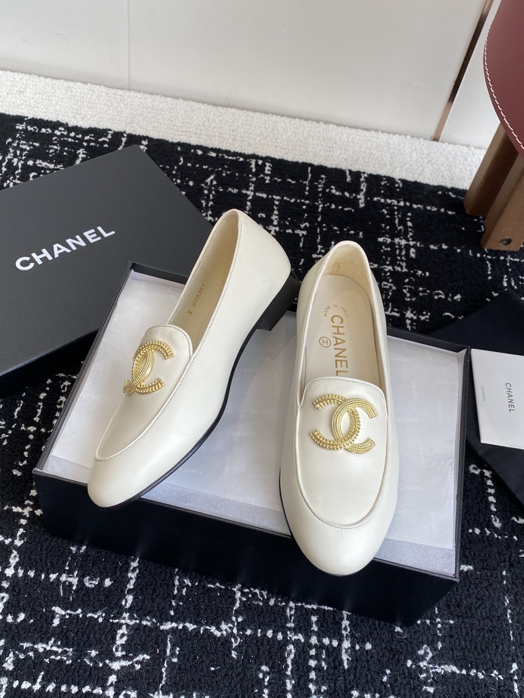 代购级
Chanel 25ss 小香 新款 小香乐福鞋 单鞋秋冬 香家必备爆款

女神系列，拥有香家特色