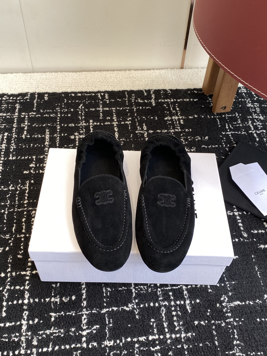 代购级
Celine 25ss 新款 一脚蹬 超级舒适 乐福鞋

今年必须要入手一双celine乐福鞋 