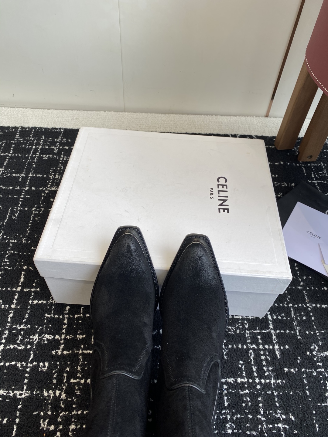 Celine 赛琳 25ss秋冬新品 复古粗跟 切尔西 尖头 铁扣高靴
塞琳这一季好看的款式真的是很多 