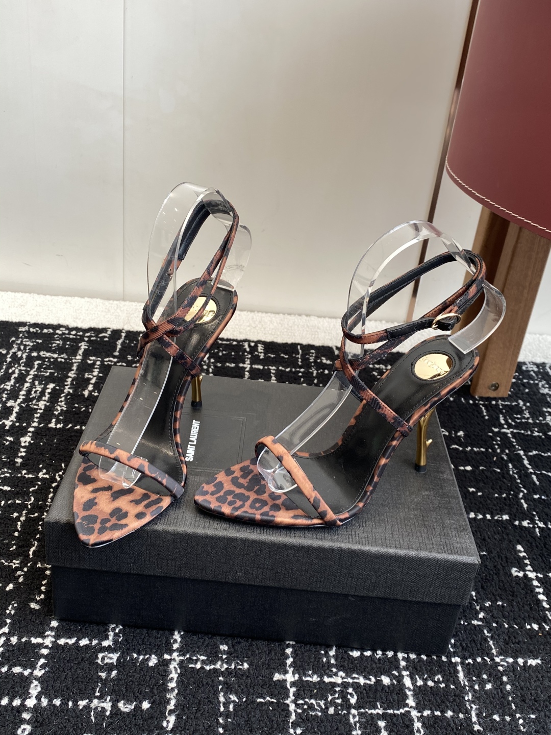 代购级
YSL 圣罗兰 SAINT LAURENT 25ss 春夏 新款凉鞋 

圣罗兰春夏新款 Mel