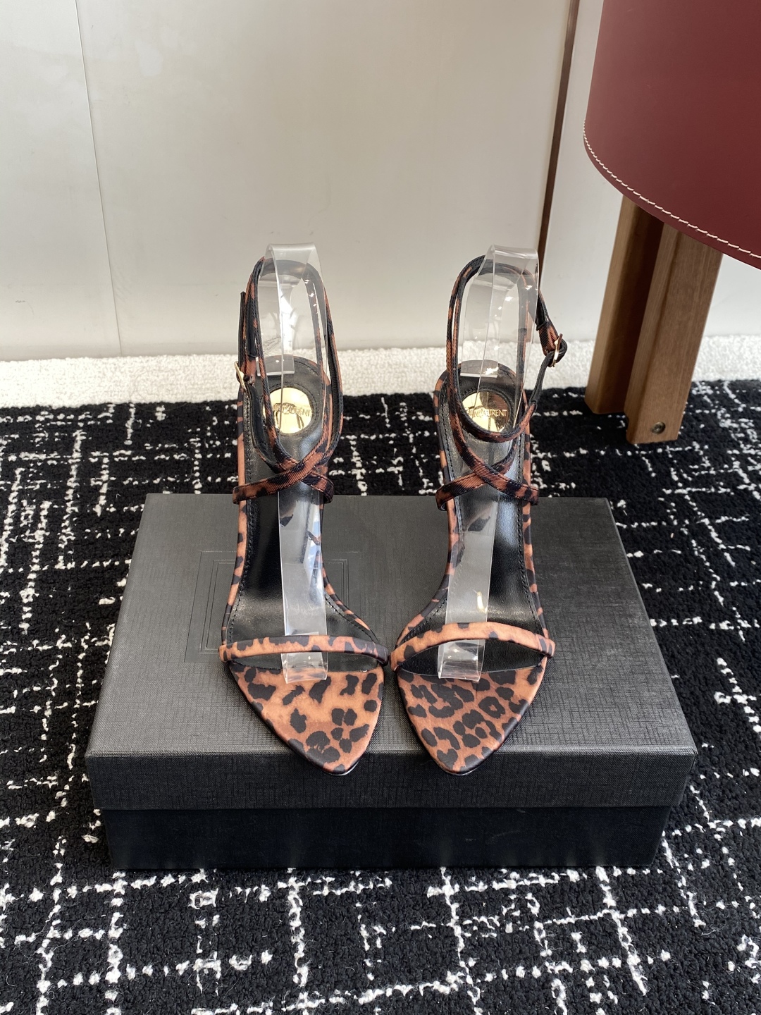 代购级
YSL 圣罗兰 SAINT LAURENT 25ss 春夏 新款凉鞋 

圣罗兰春夏新款 Mel