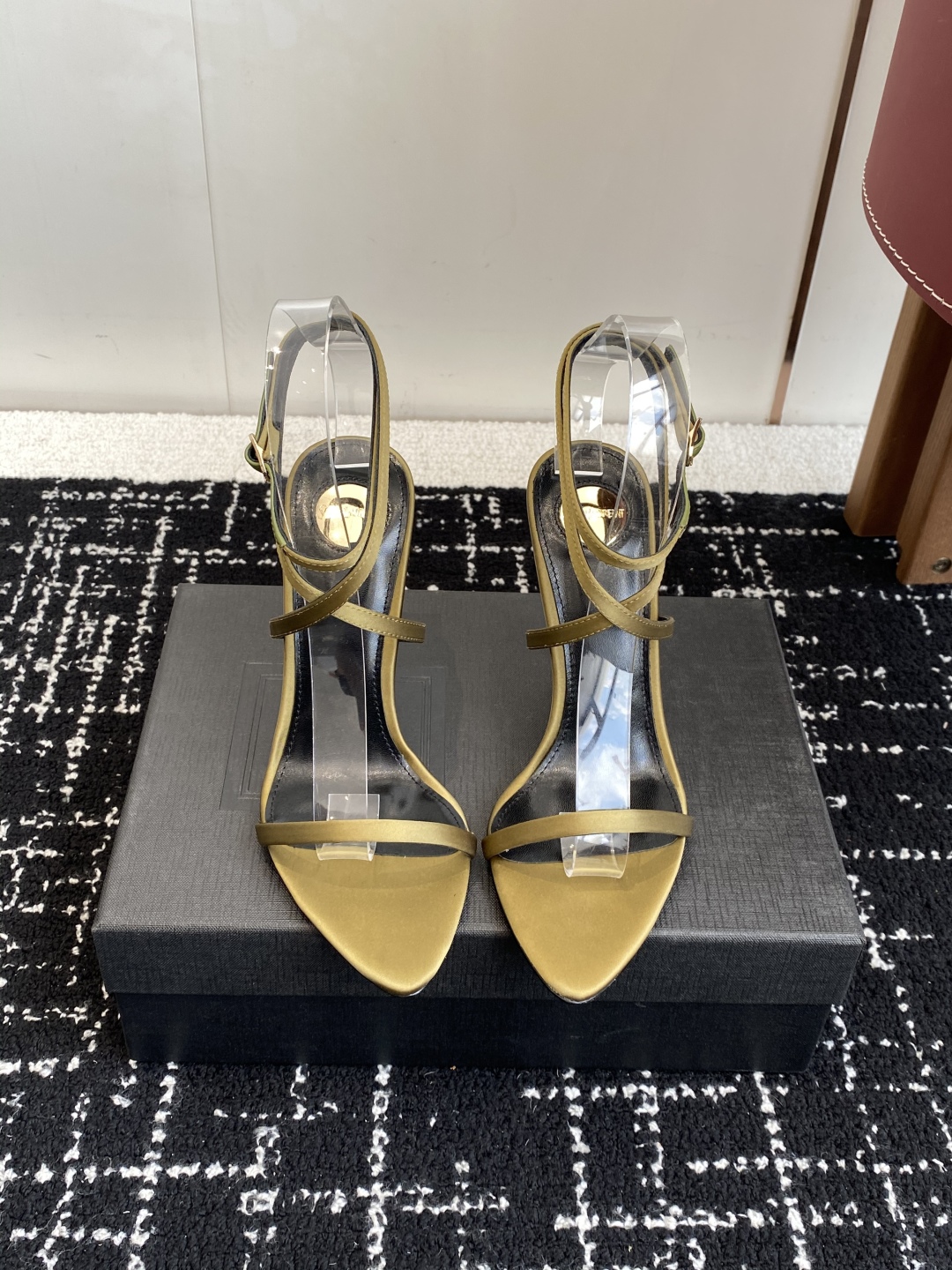 代购级
YSL 圣罗兰 SAINT LAURENT 25ss 春夏 新款凉鞋 

圣罗兰春夏新款 Mel