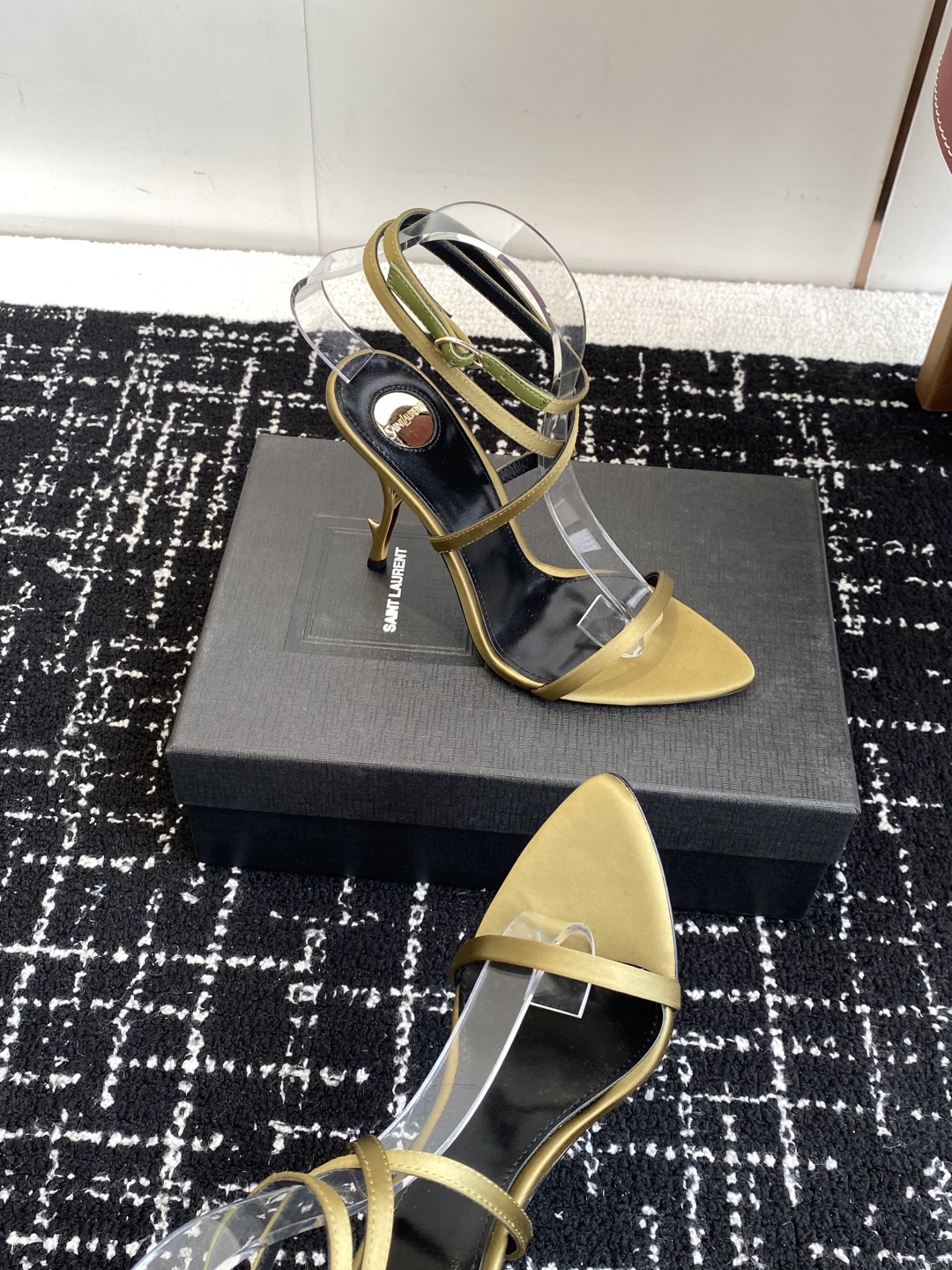 代购级
YSL 圣罗兰 SAINT LAURENT 25ss 春夏 新款凉鞋 

圣罗兰春夏新款 Mel