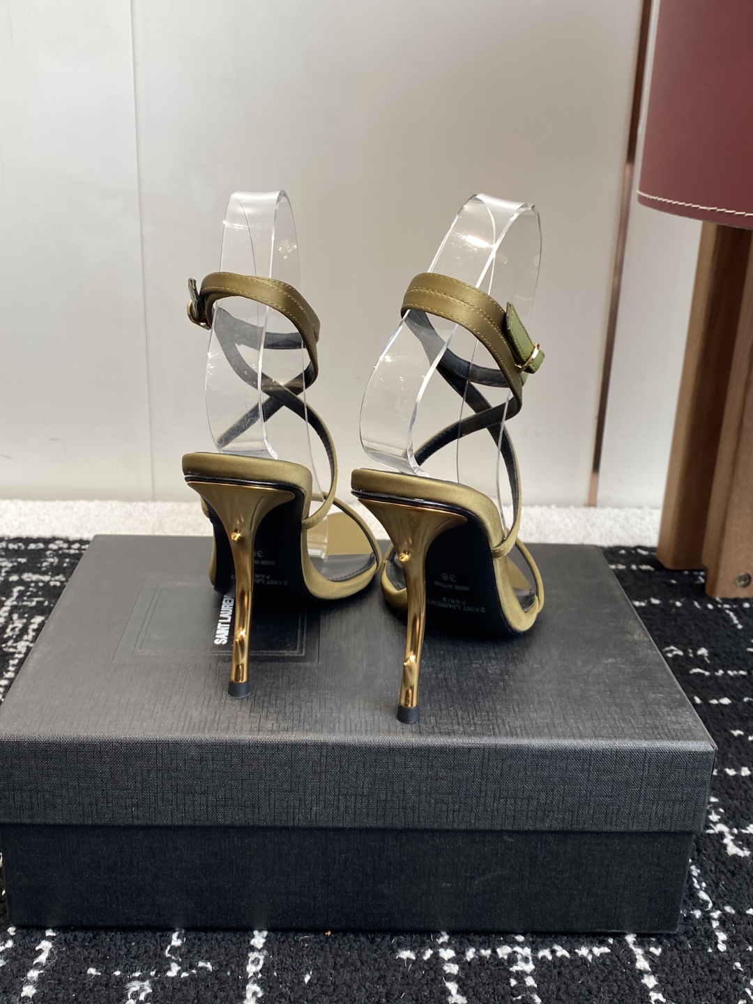 代购级
YSL 圣罗兰 SAINT LAURENT 25ss 春夏 新款凉鞋 

圣罗兰春夏新款 Mel
