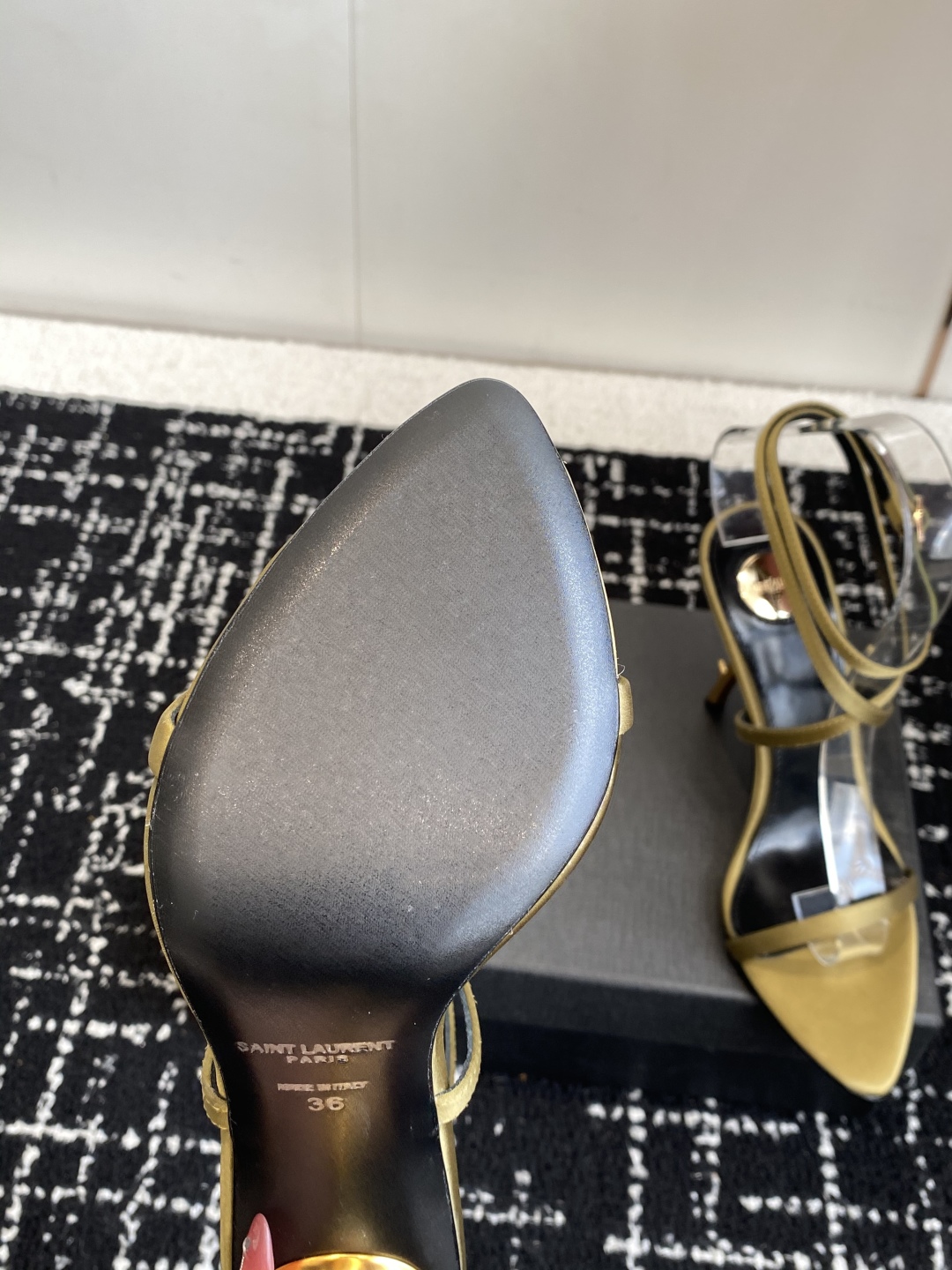代购级
YSL 圣罗兰 SAINT LAURENT 25ss 春夏 新款凉鞋 

圣罗兰春夏新款 Mel
