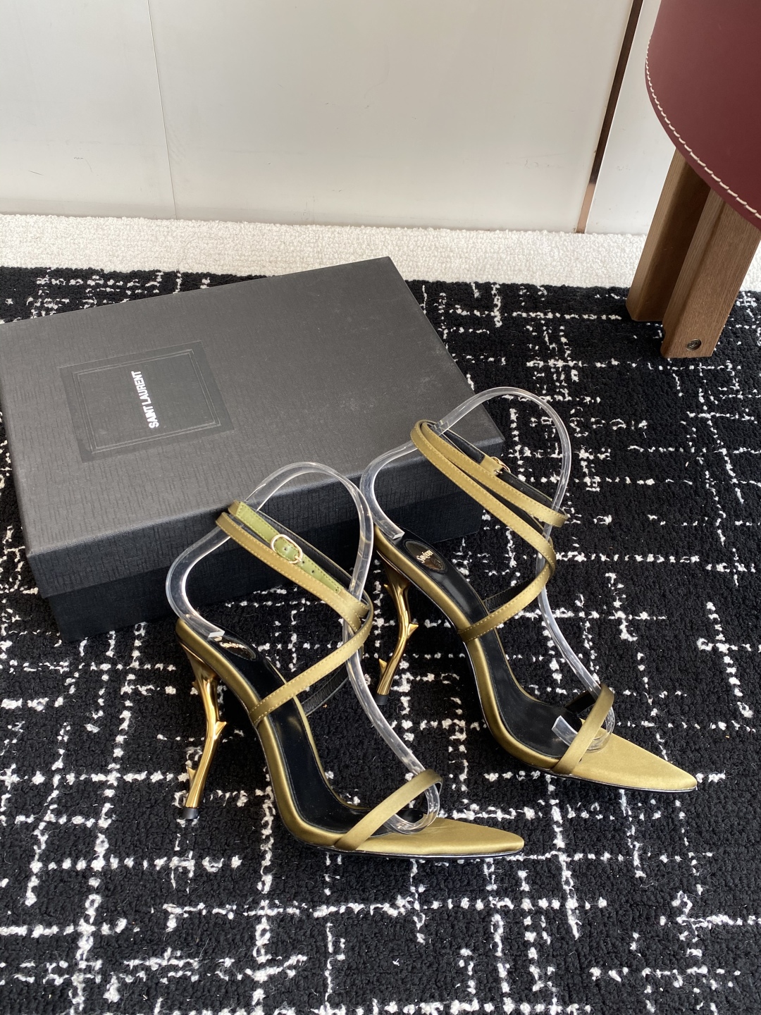代购级
YSL 圣罗兰 SAINT LAURENT 25ss 春夏 新款凉鞋 

圣罗兰春夏新款 Mel