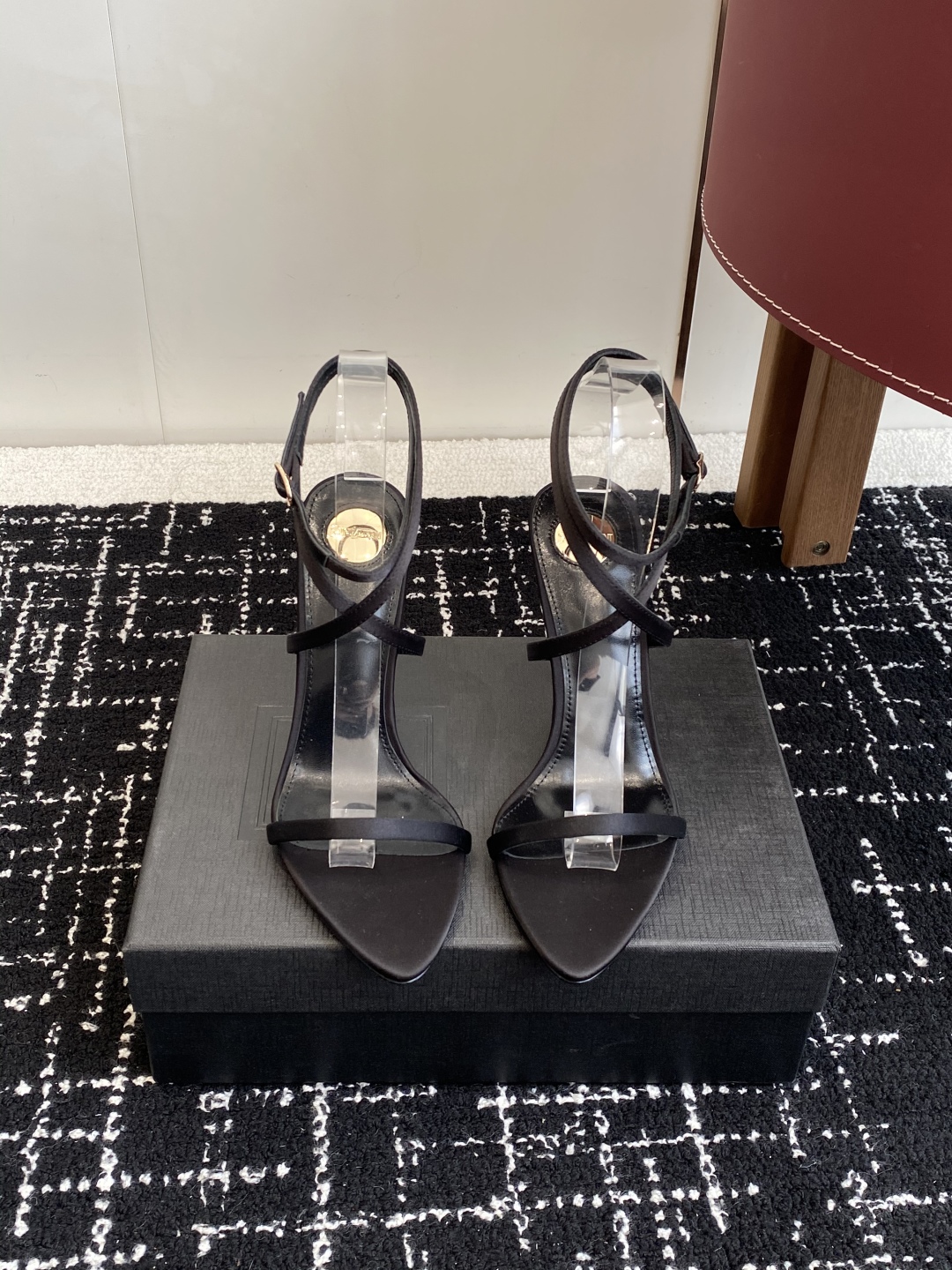 代购级
YSL 圣罗兰 SAINT LAURENT 25ss 春夏 新款凉鞋 

圣罗兰春夏新款 Mel